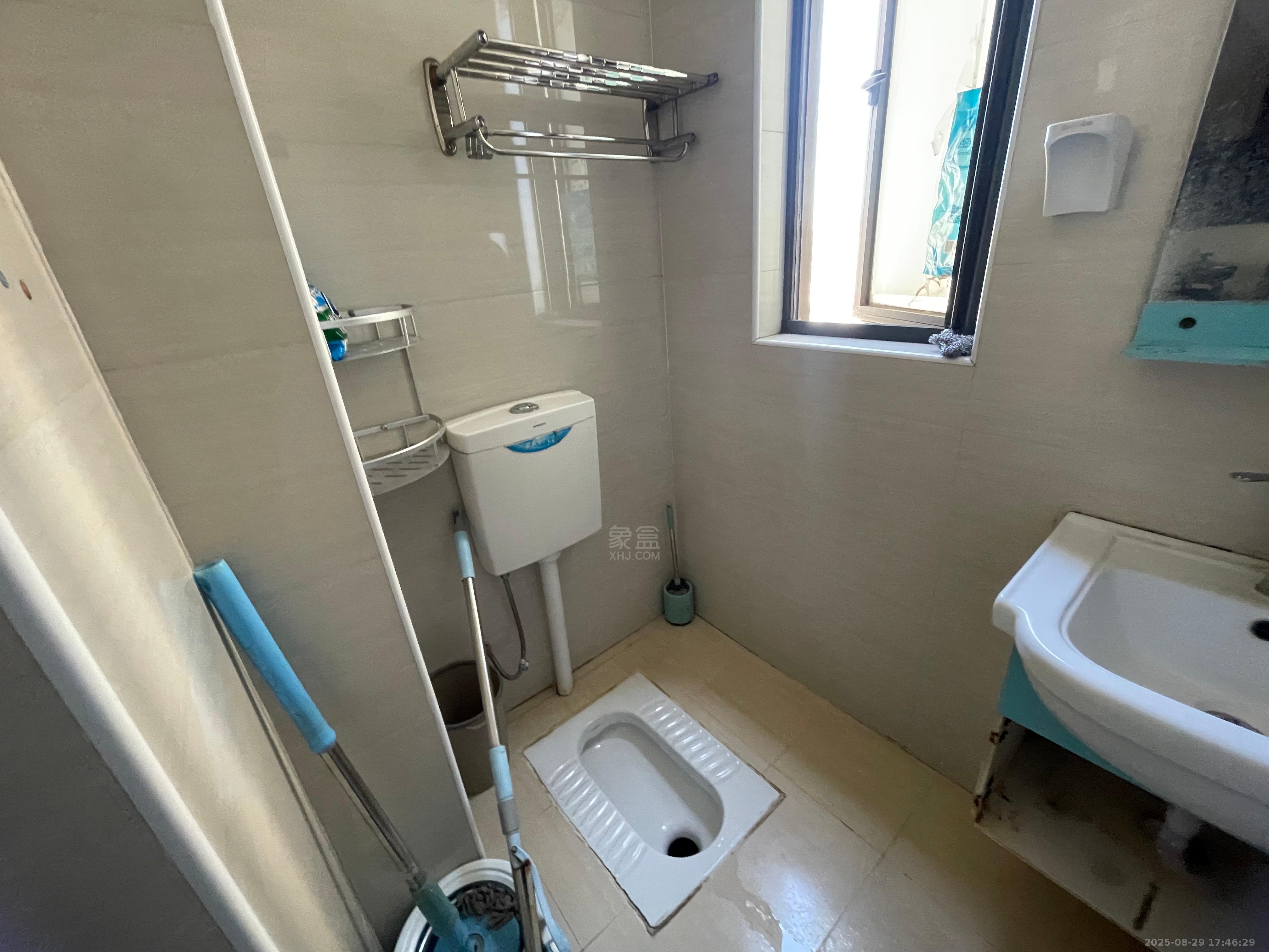 华晨御园  1室1厅1卫    1300.0元/月 华晨御园  1室1厅1卫    1300.0元/月室内图