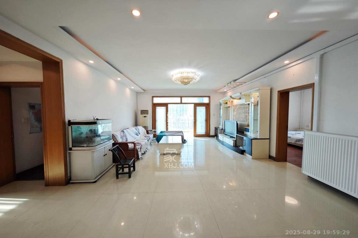 名都花园  4室2厅2卫    110.0万 名都花园  4室2厅2卫    110.0万客厅