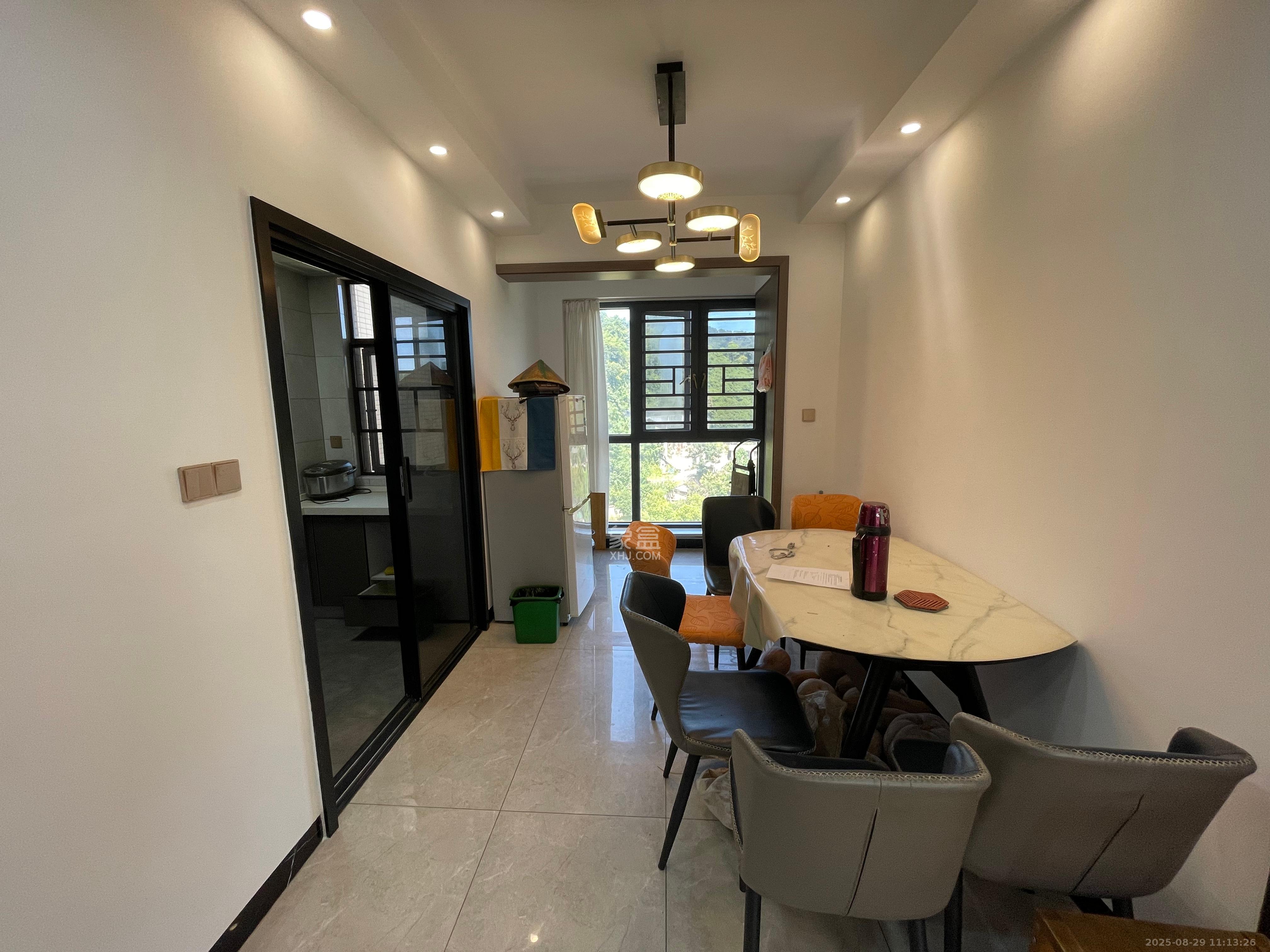 盛景谷山里 3室2厅2卫 2600.00元/月 盛景谷山里 3室2厅2卫 2600.00元/月室内图