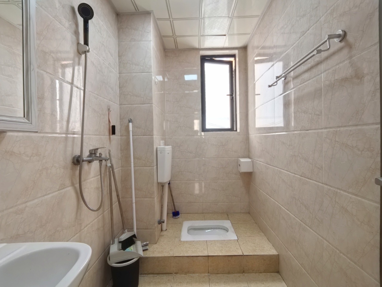 龙岐雅苑  3室2厅1卫    2800.0元/月室内图