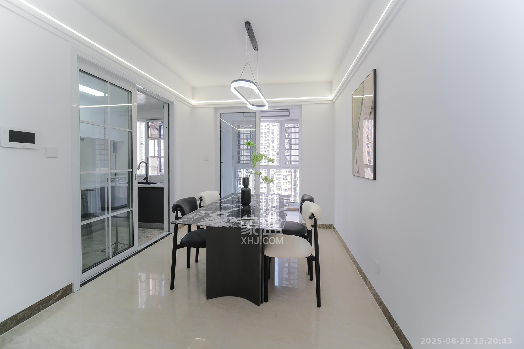 荣盛花语城 4室2厅2卫 98.8万 荣盛花语城 4室2厅2卫 98.8万其他