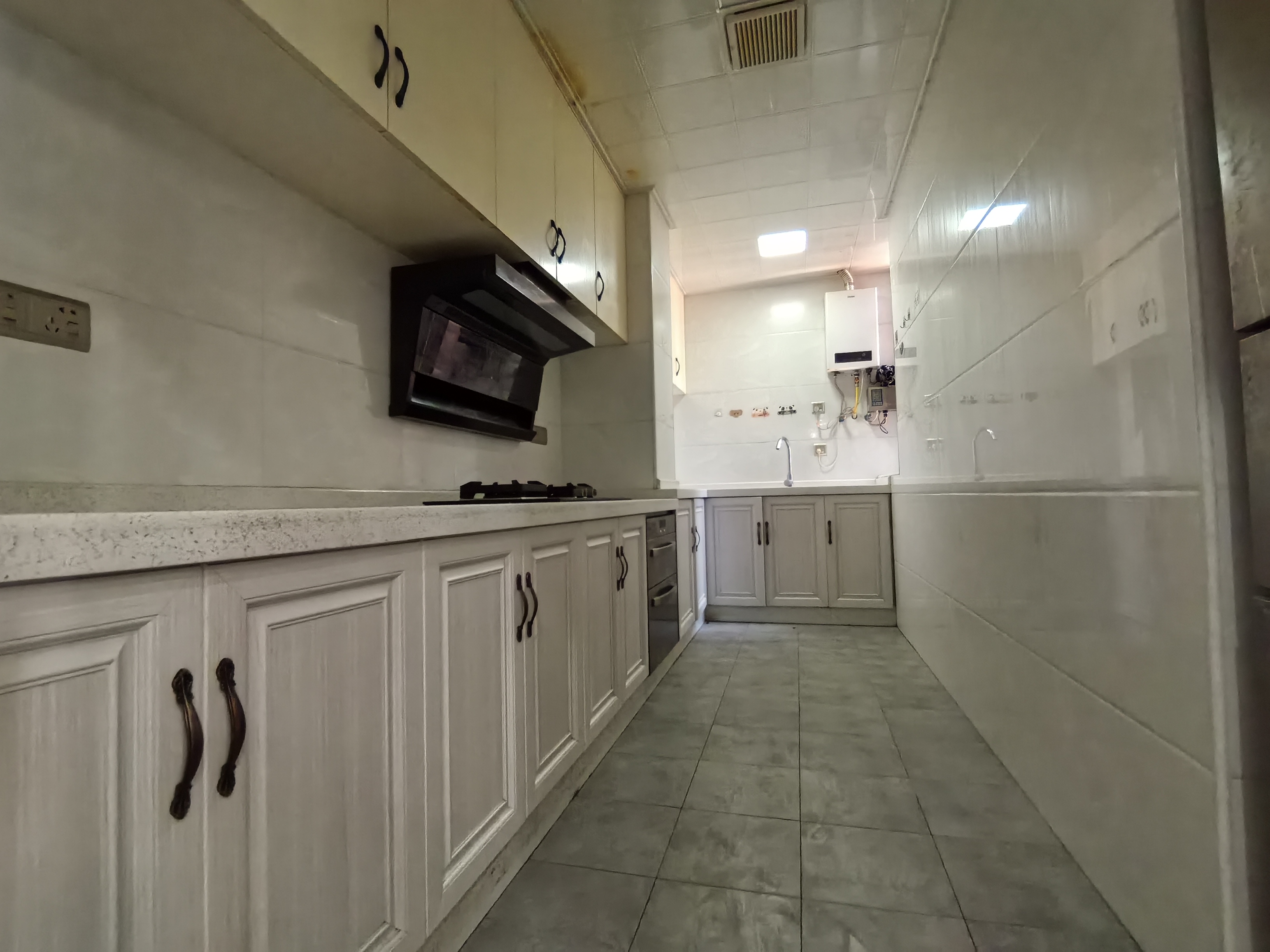 百弘学府城  3室2厅2卫    1800.0元/月室内图