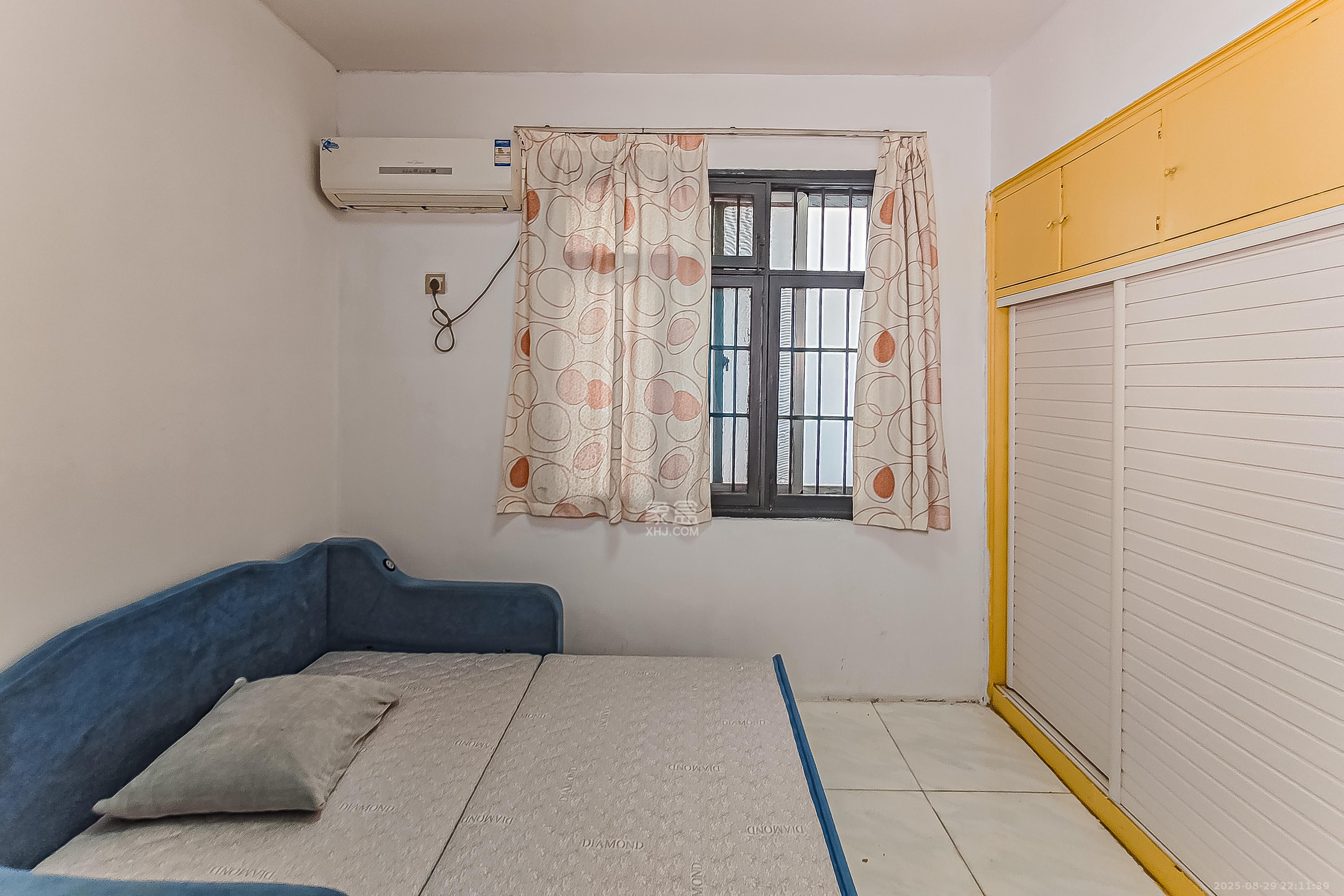 省政府机关梓园住宅区  3室2厅1卫    86.0万卧室