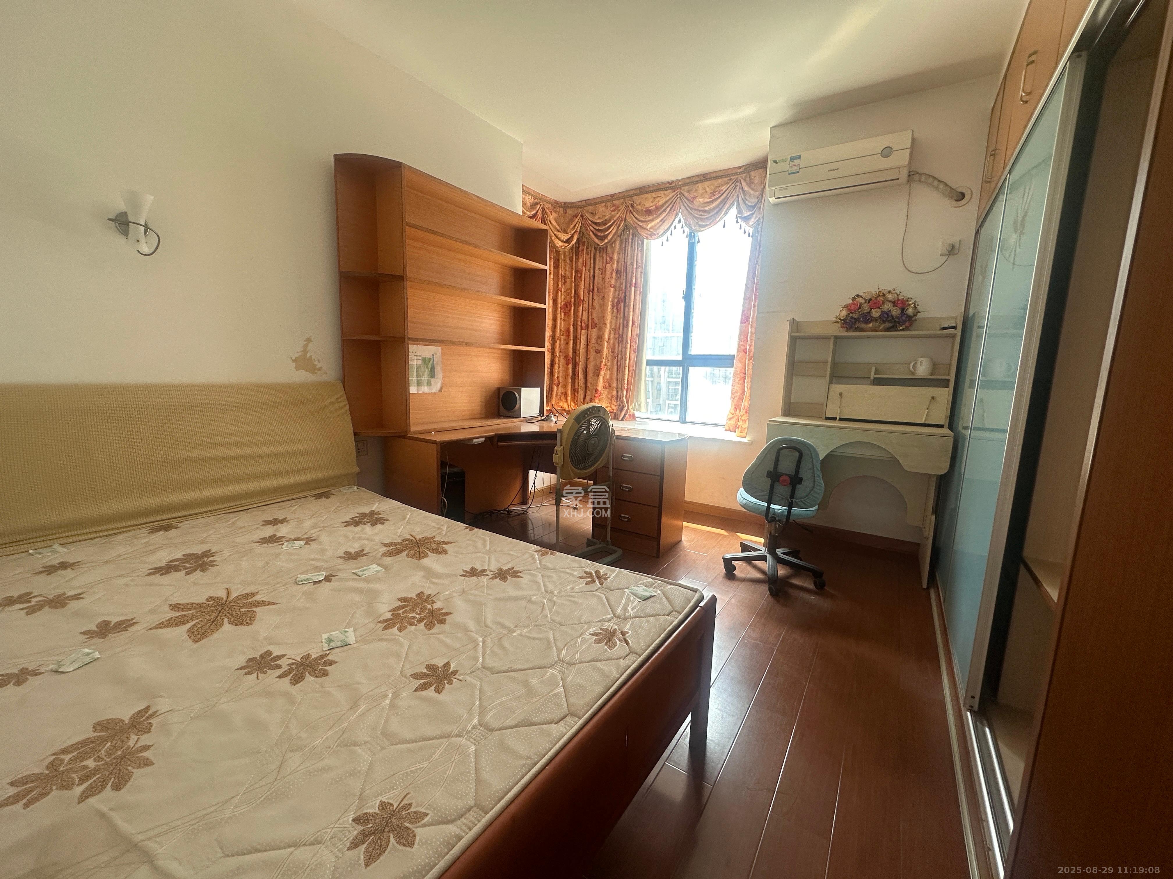 湘江世纪城咏江苑  3室2厅2卫    2600.0元/月 湘江世纪城咏江苑  3室2厅2卫    2600.0元/月室内图