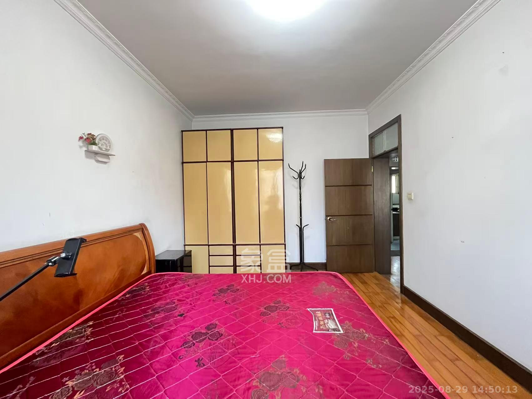 芙蓉区教育局学生校服服务部宿舍 2室2厅1卫 1500.0元/月 芙蓉区教育局学生校服服务部宿舍 2室2厅1卫 1500.0元/月室内图