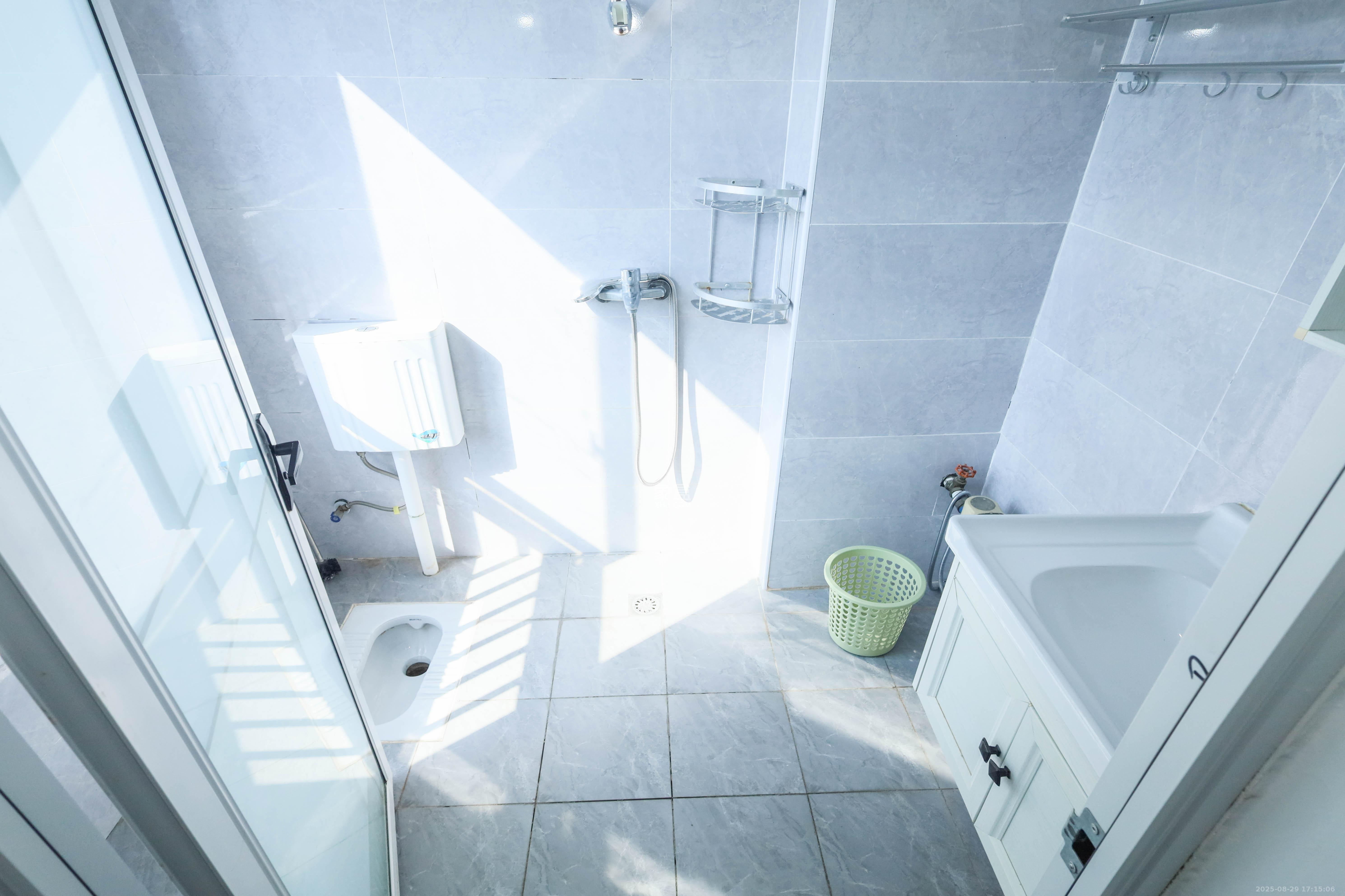 保利麓谷林语B区  3室2厅2卫    110.0万 保利麓谷林语B区  3室2厅2卫    110.0万卫生间