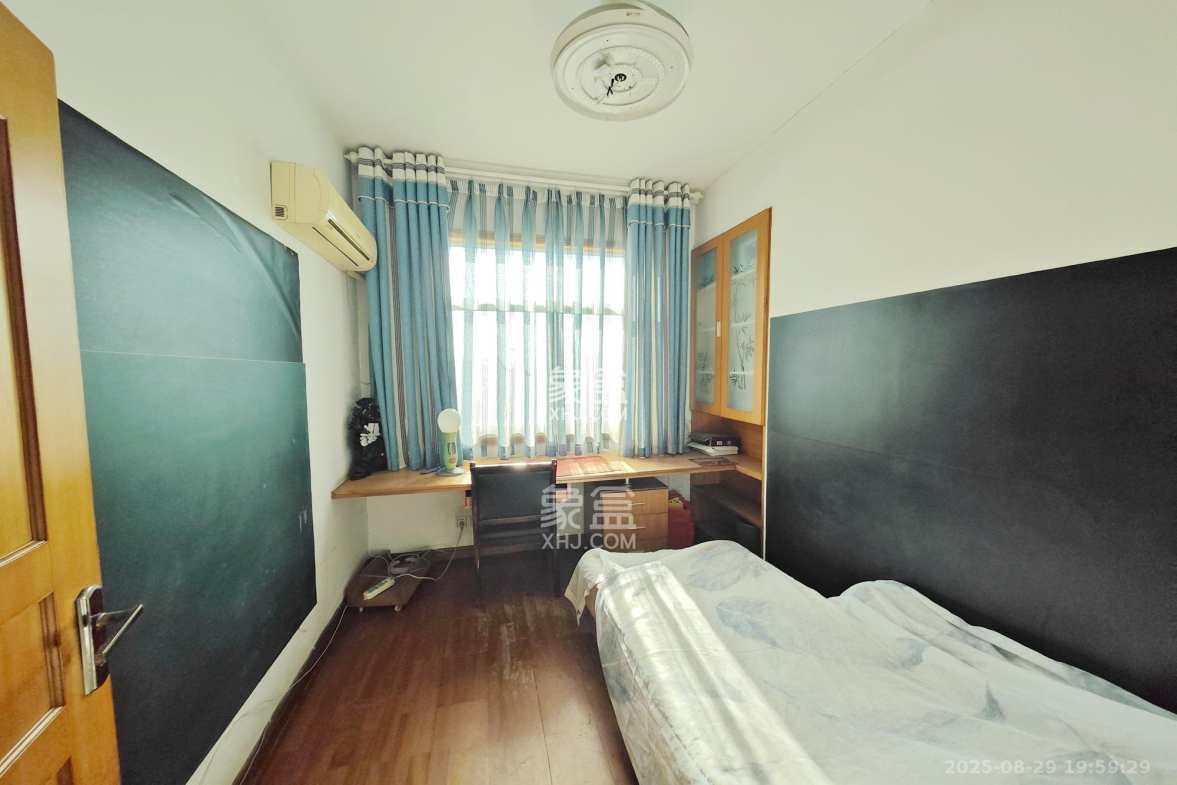 名都花园  4室2厅2卫    110.0万 名都花园  4室2厅2卫    110.0万卧室