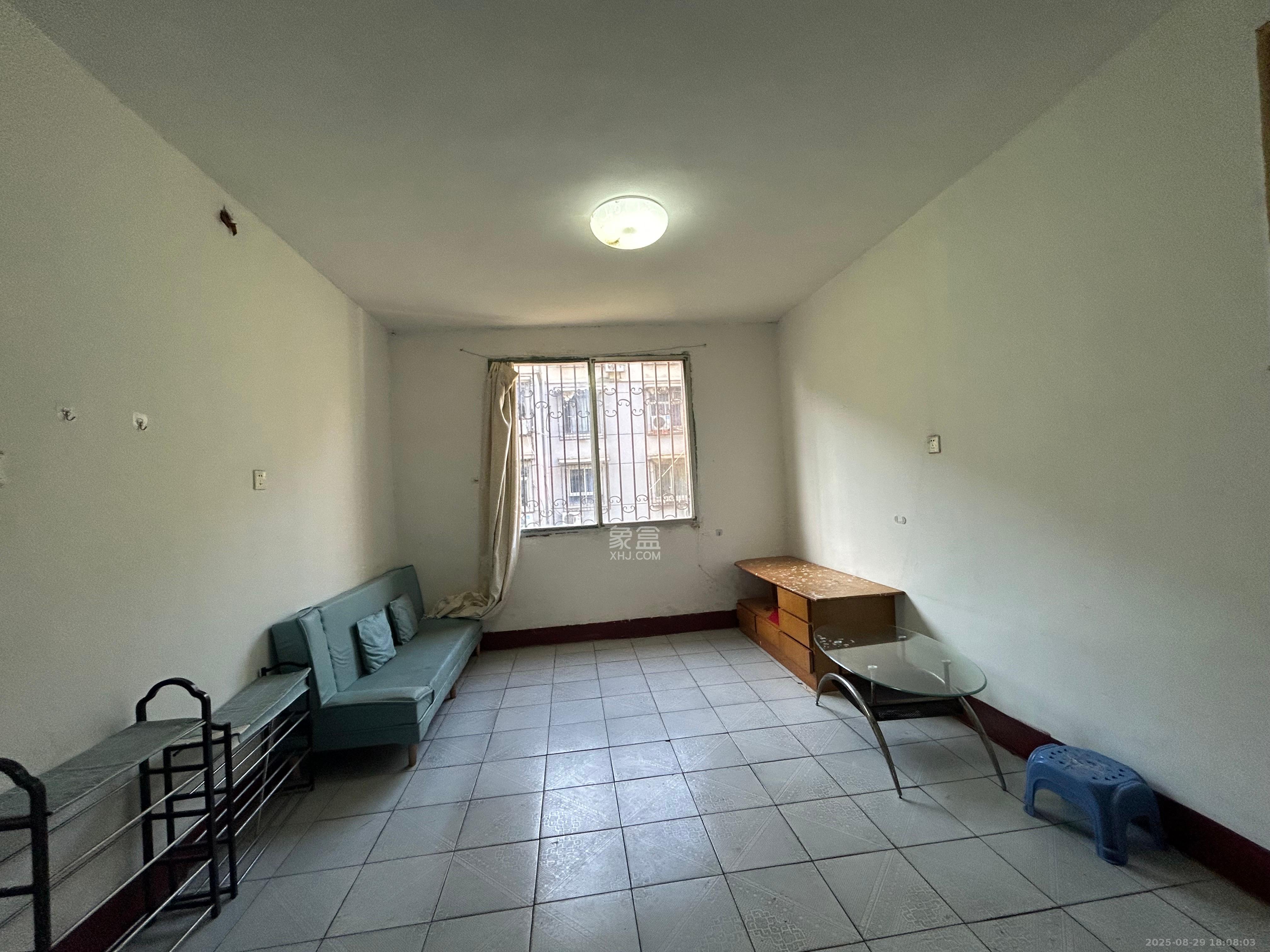 新兴小区(杨家山社区) 2室1厅1卫 1300.0元/月 新兴小区(杨家山社区) 2室1厅1卫 1300.0元/月室内图