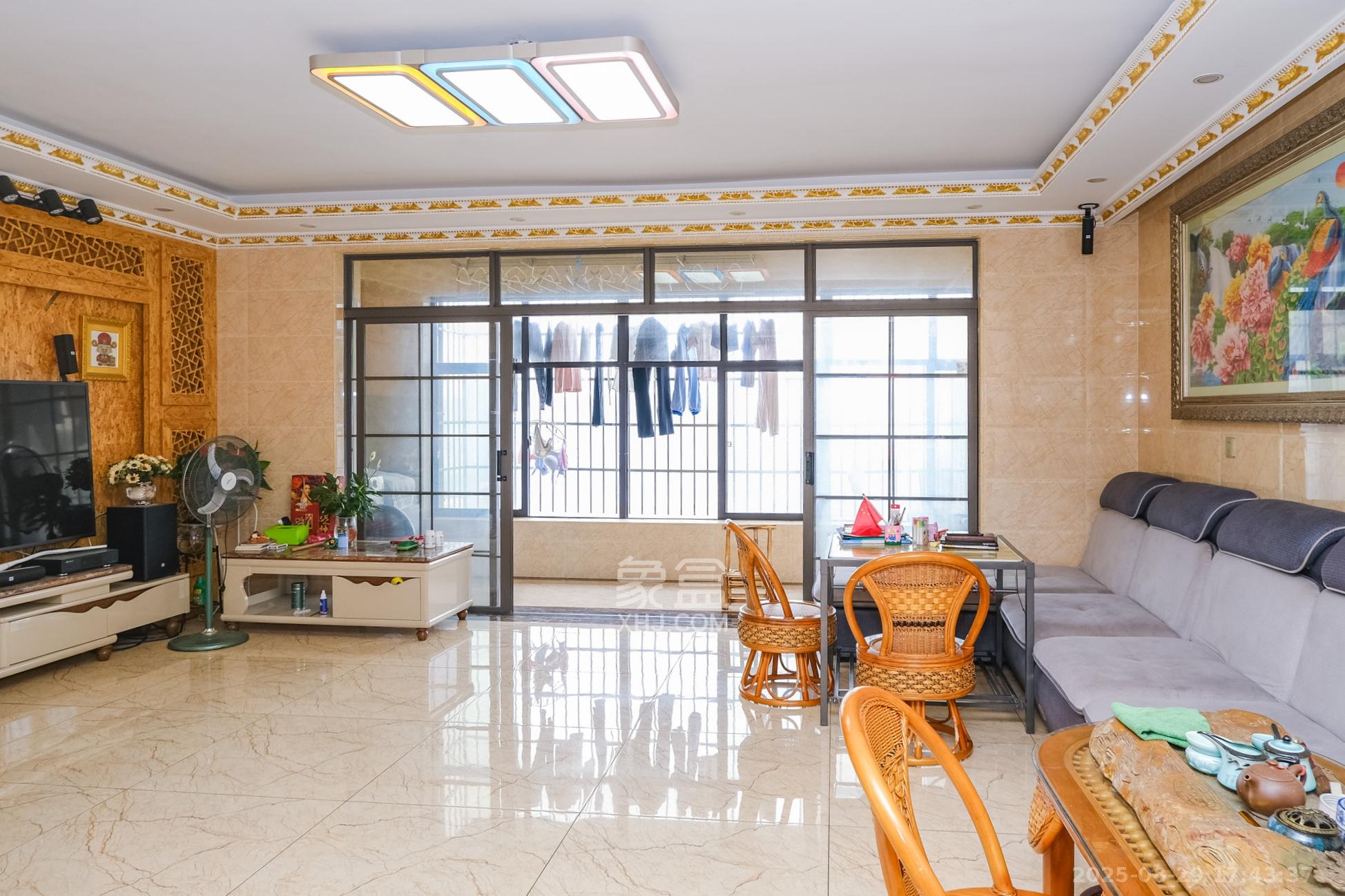 好望谷 4室2厅2卫 103.8万 好望谷 4室2厅2卫 103.8万客厅