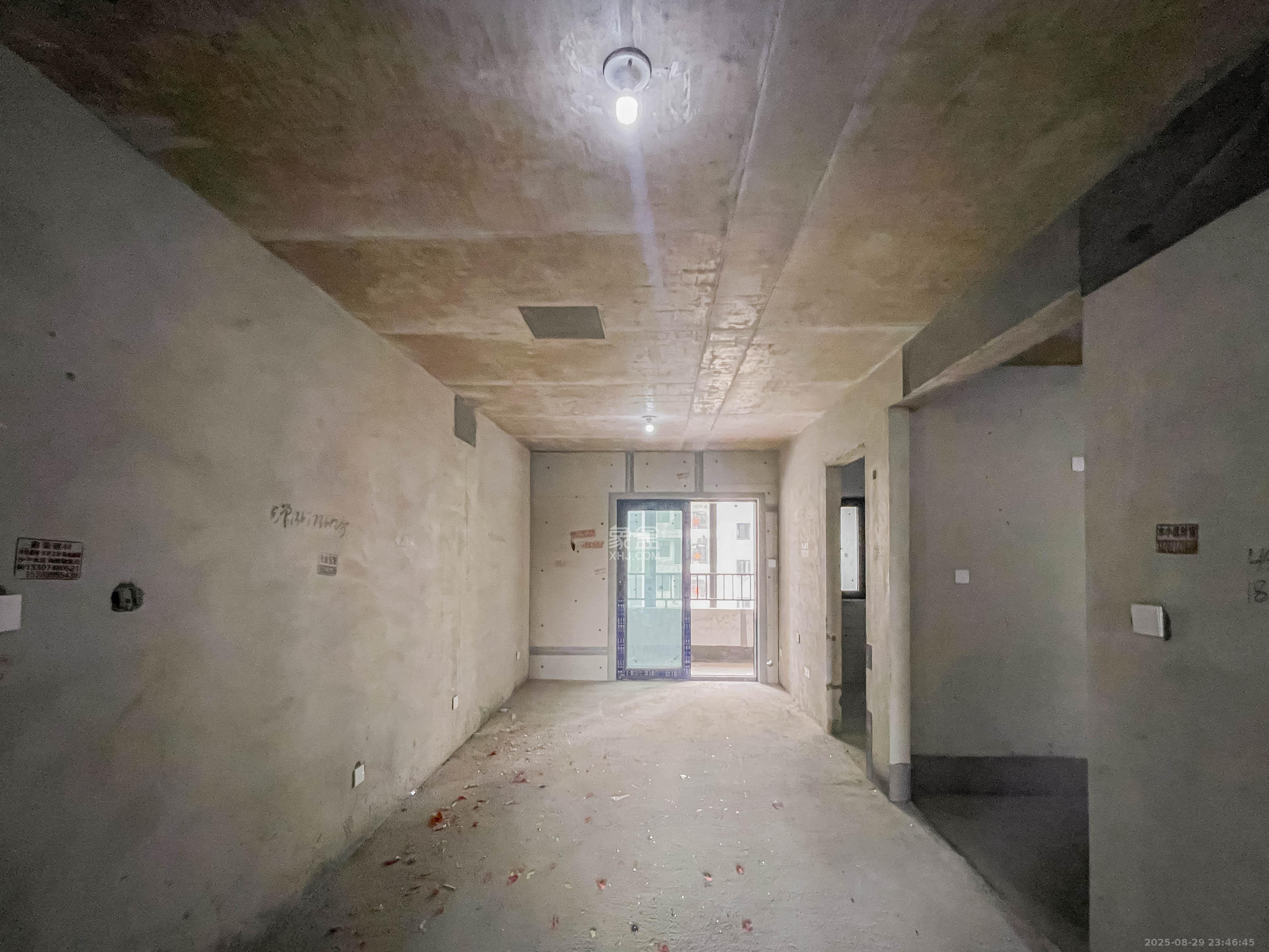 华远空港国际城 3室2厅1卫 46.2万 华远空港国际城 3室2厅1卫 46.2万客厅