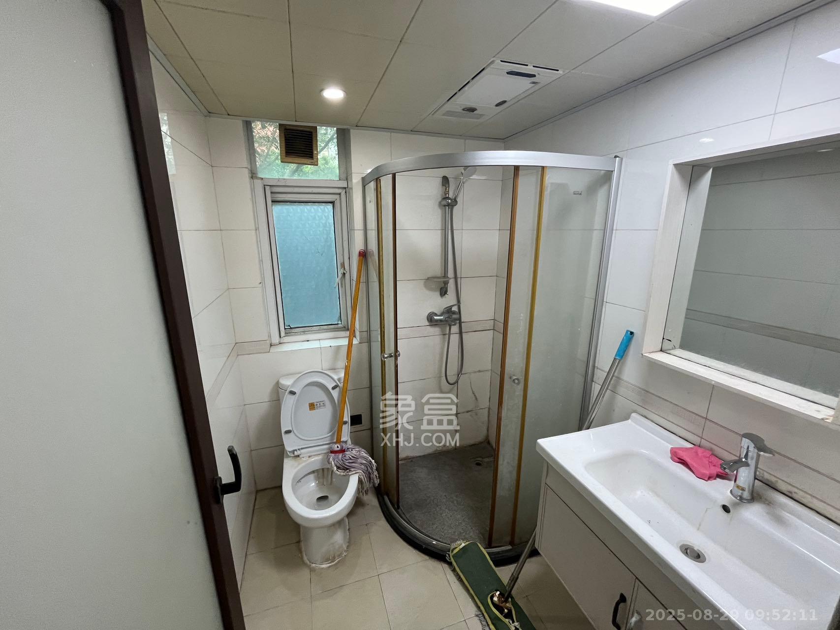 珠江花城一期桂苑  3室2厅1卫    2200.0元/月 珠江花城一期桂苑  3室2厅1卫    2200.0元/月室内图