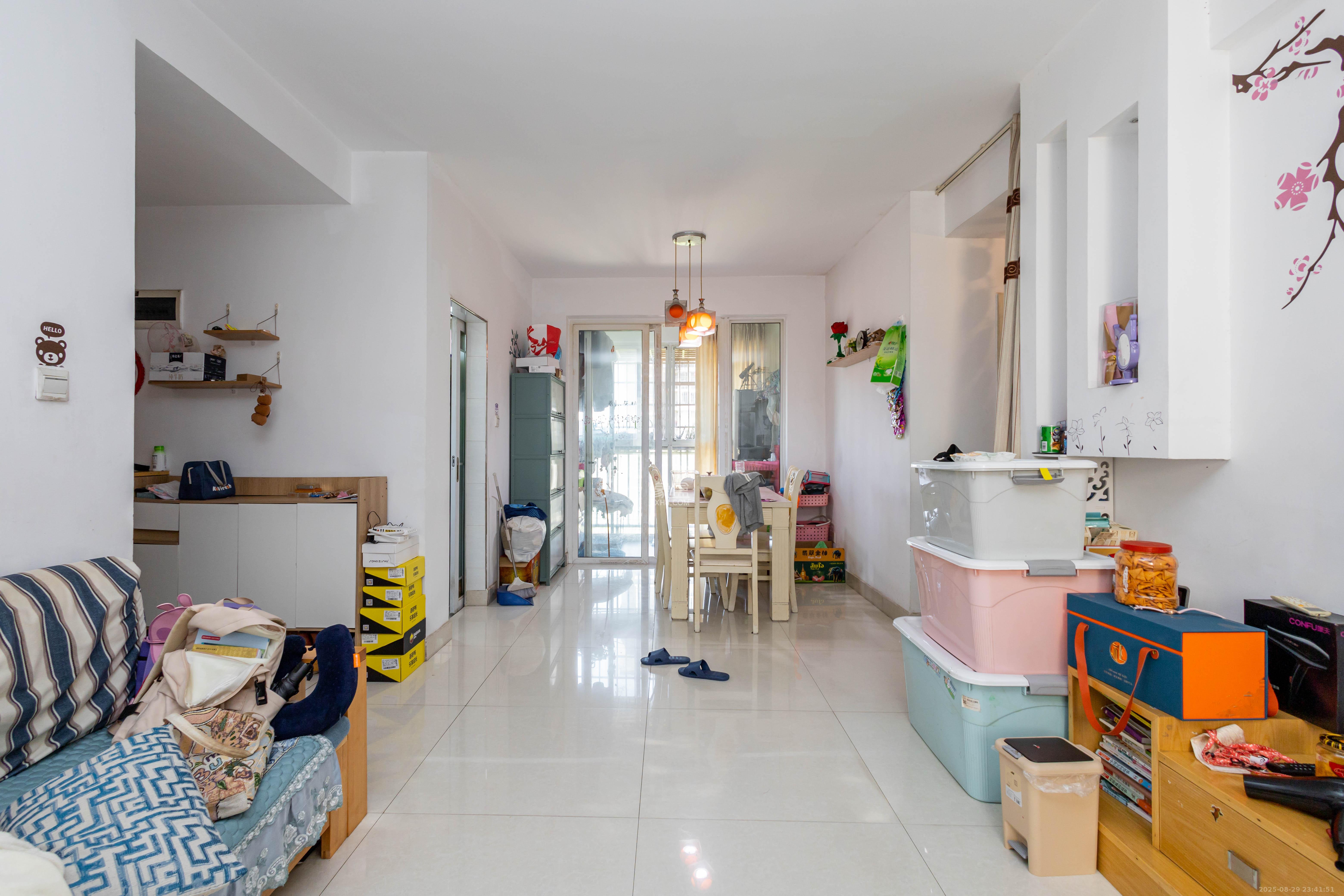 东业苹果社区 2室2厅1卫 42.8万 东业苹果社区 2室2厅1卫 42.8万客厅