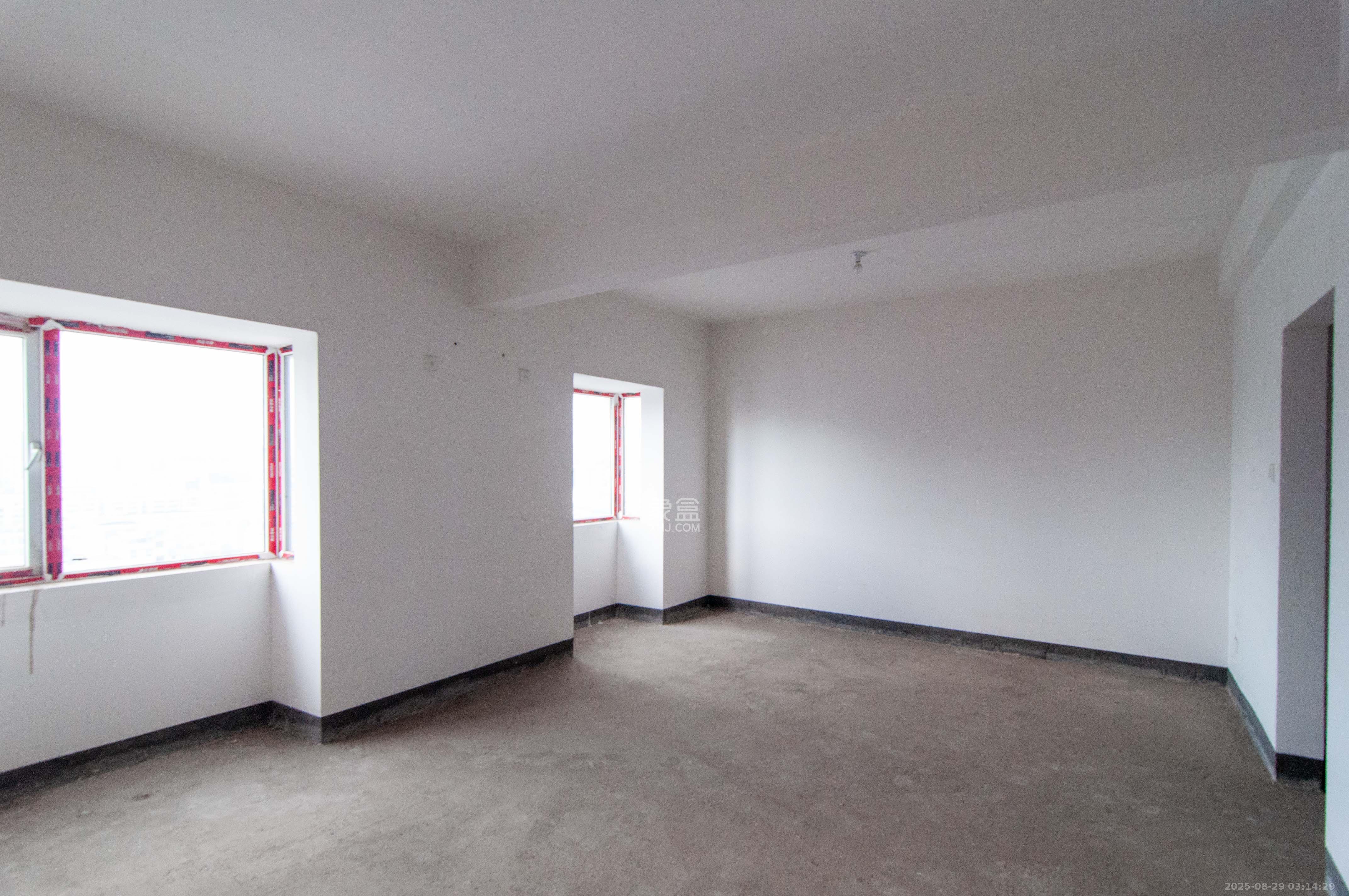 麓阳和景雅苑  4室2厅2卫    108.0万其他