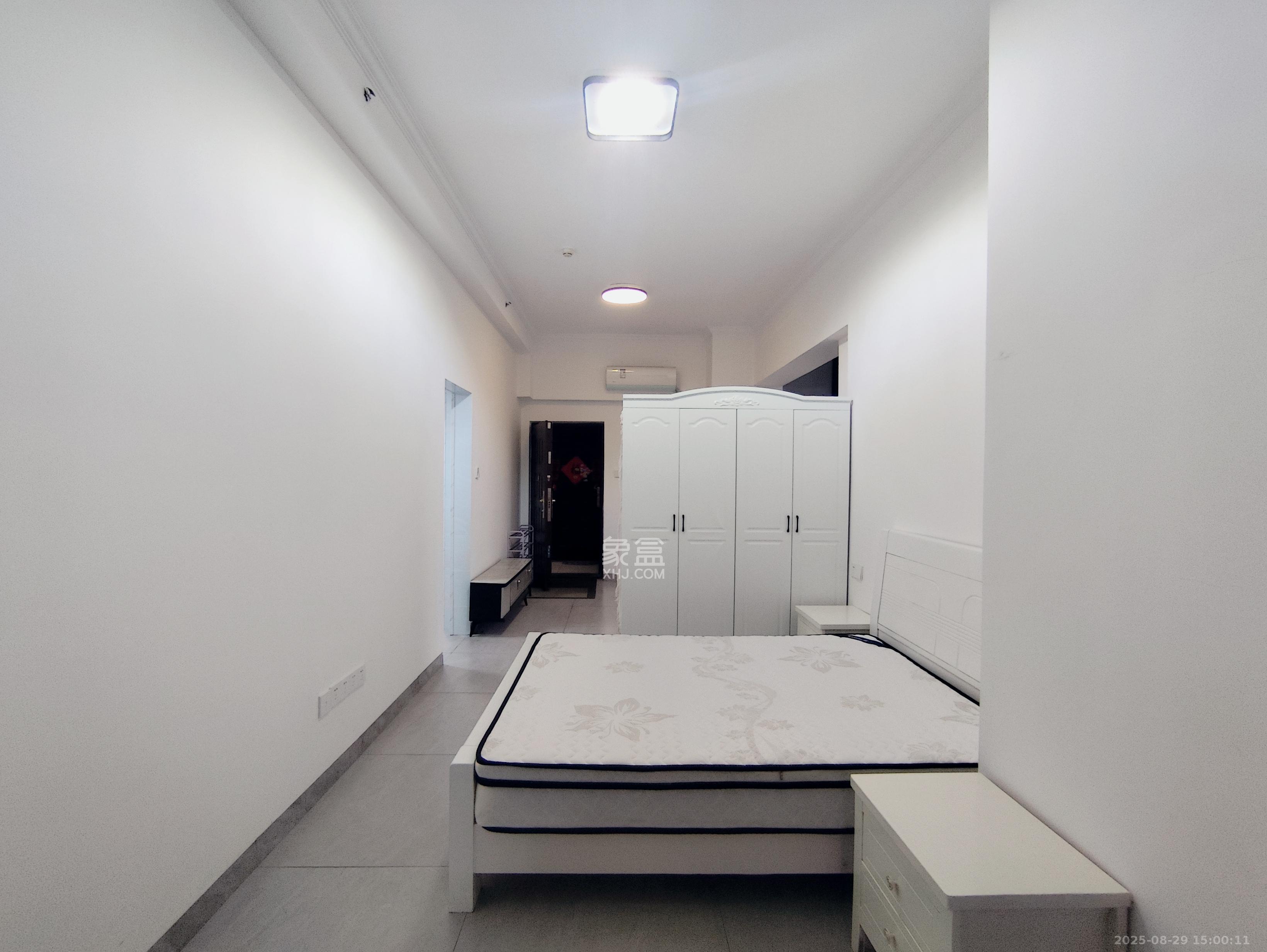 辉宏橄榄城 1室1厅1卫 1600.0元/月 辉宏橄榄城 1室1厅1卫 1600.0元/月室内图