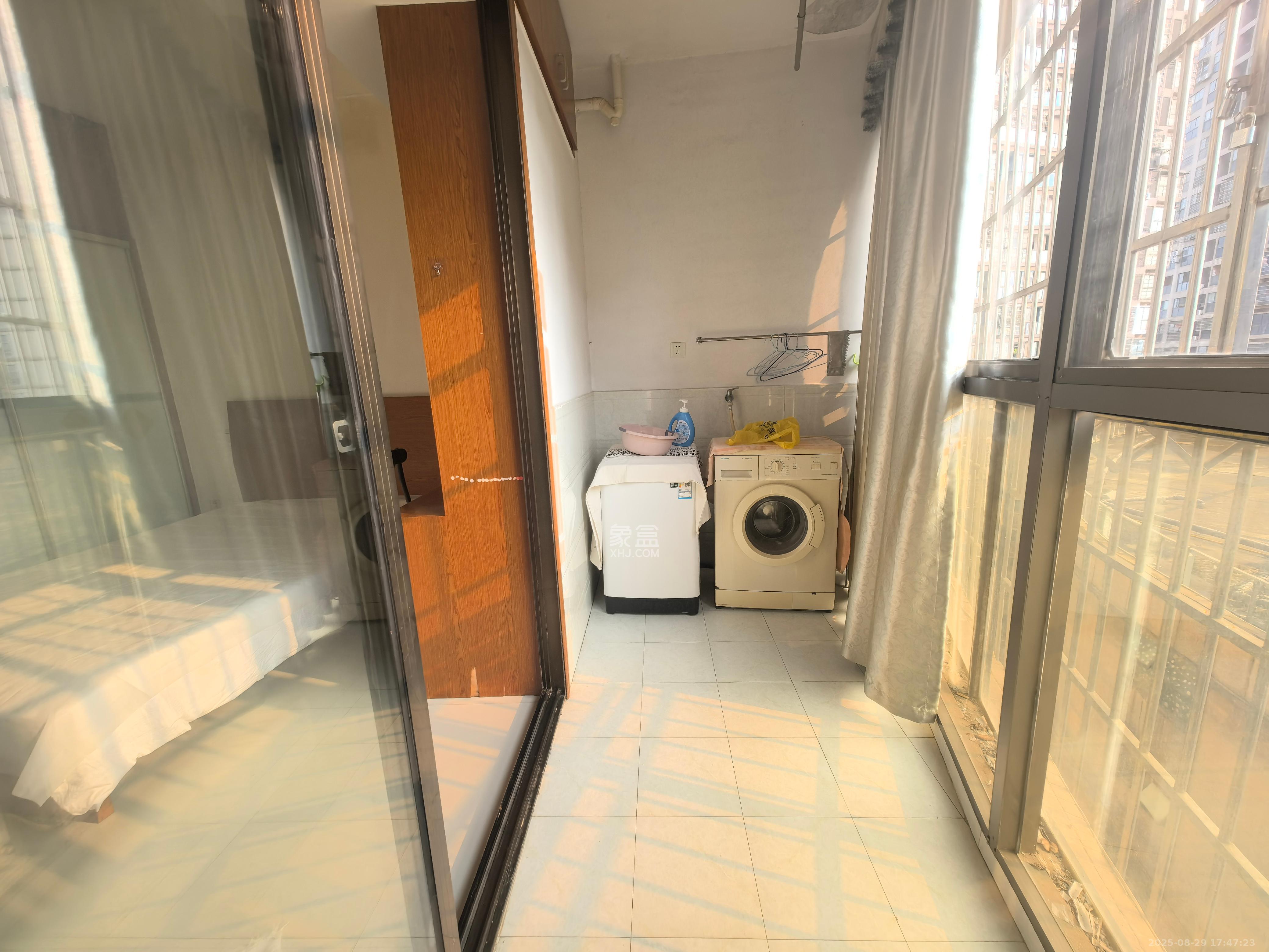 建鑫二期 1室1厅1卫 1100.0元/月 建鑫二期 1室1厅1卫 1100.0元/月室内图