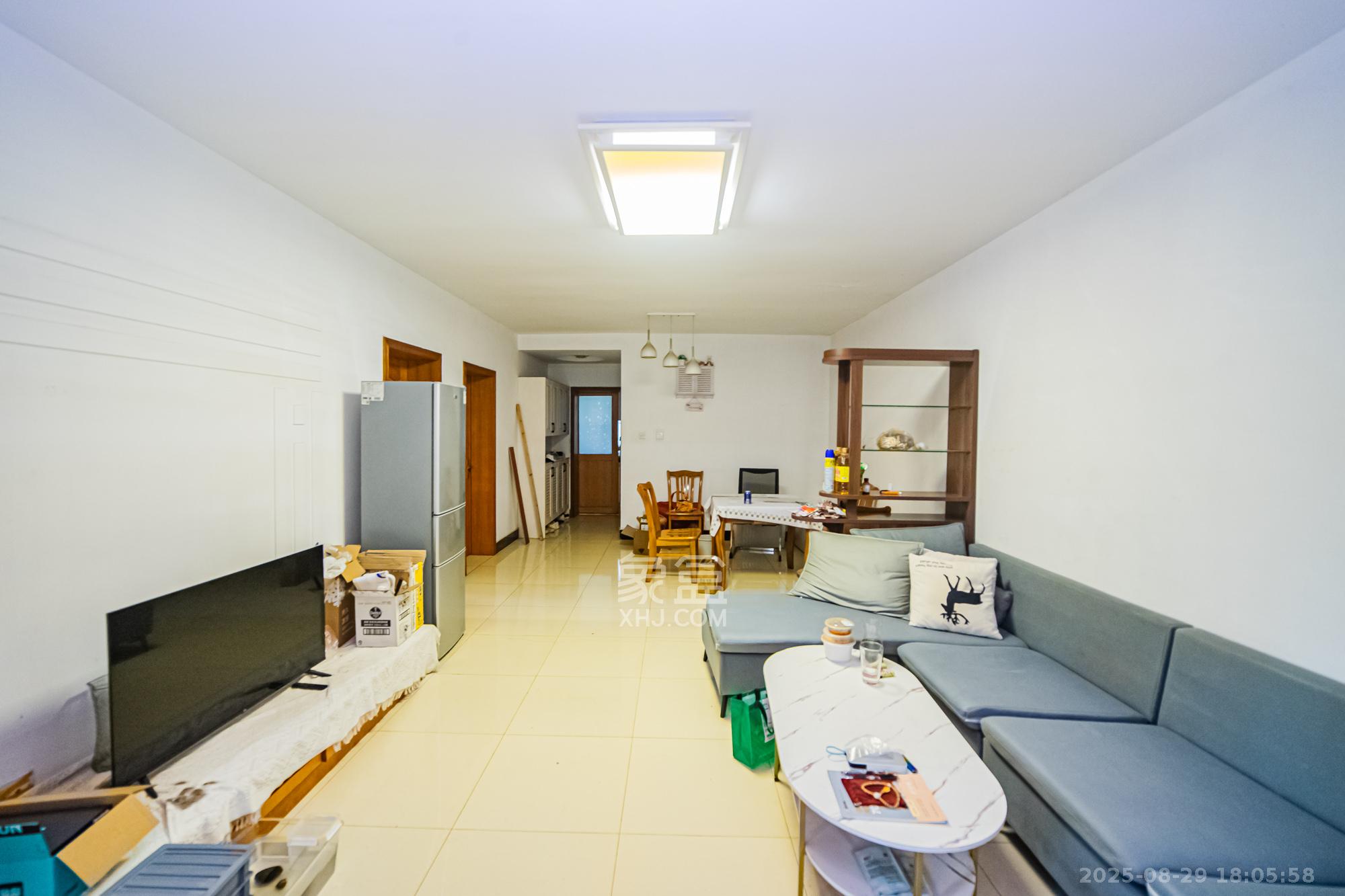 景香苑  2室2厅1卫    55.0万 景香苑  2室2厅1卫    55.0万客厅