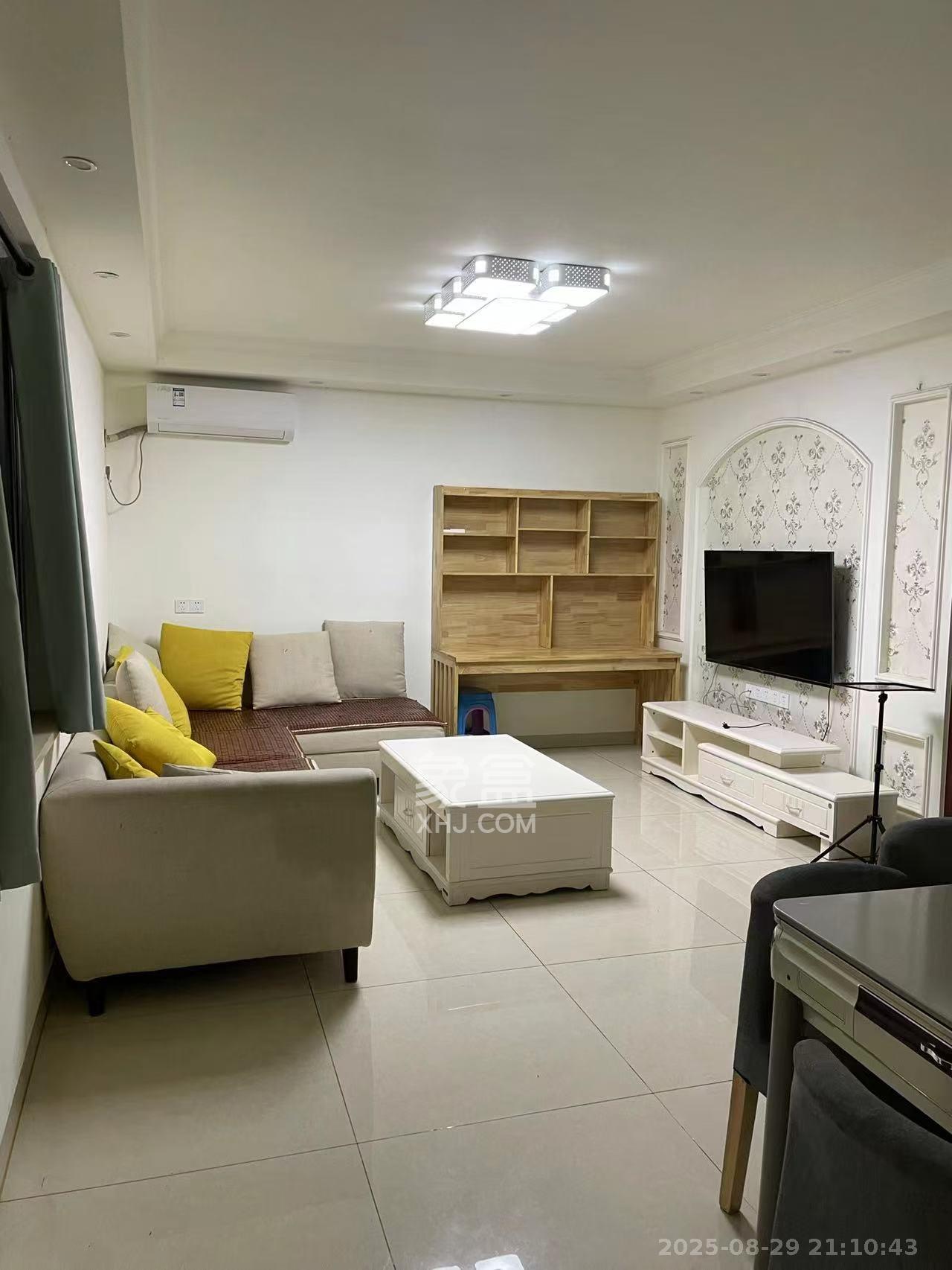 巧克力空间(建鸿达现代大厦) 3室2厅1卫 2500.0元/月 巧克力空间(建鸿达现代大厦) 3室2厅1卫 2500.0元/月室内图