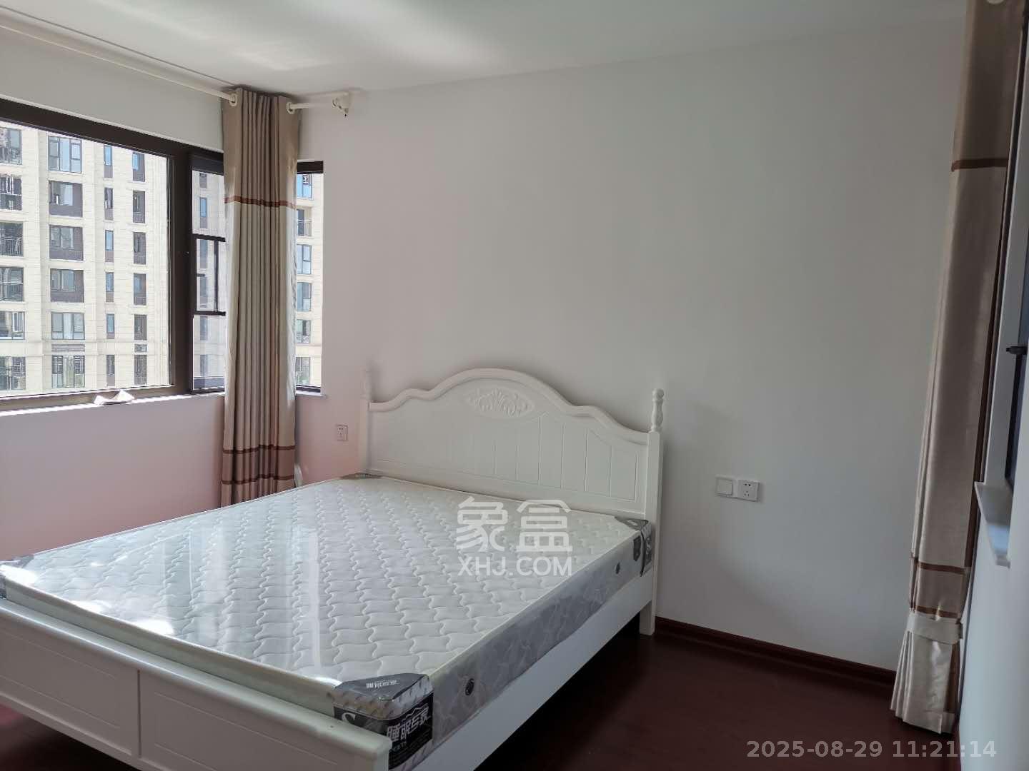 融创融公馆(融创臻苑) 4室2厅2卫 2300.0元/月 融创融公馆(融创臻苑) 4室2厅2卫 2300.0元/月室内图