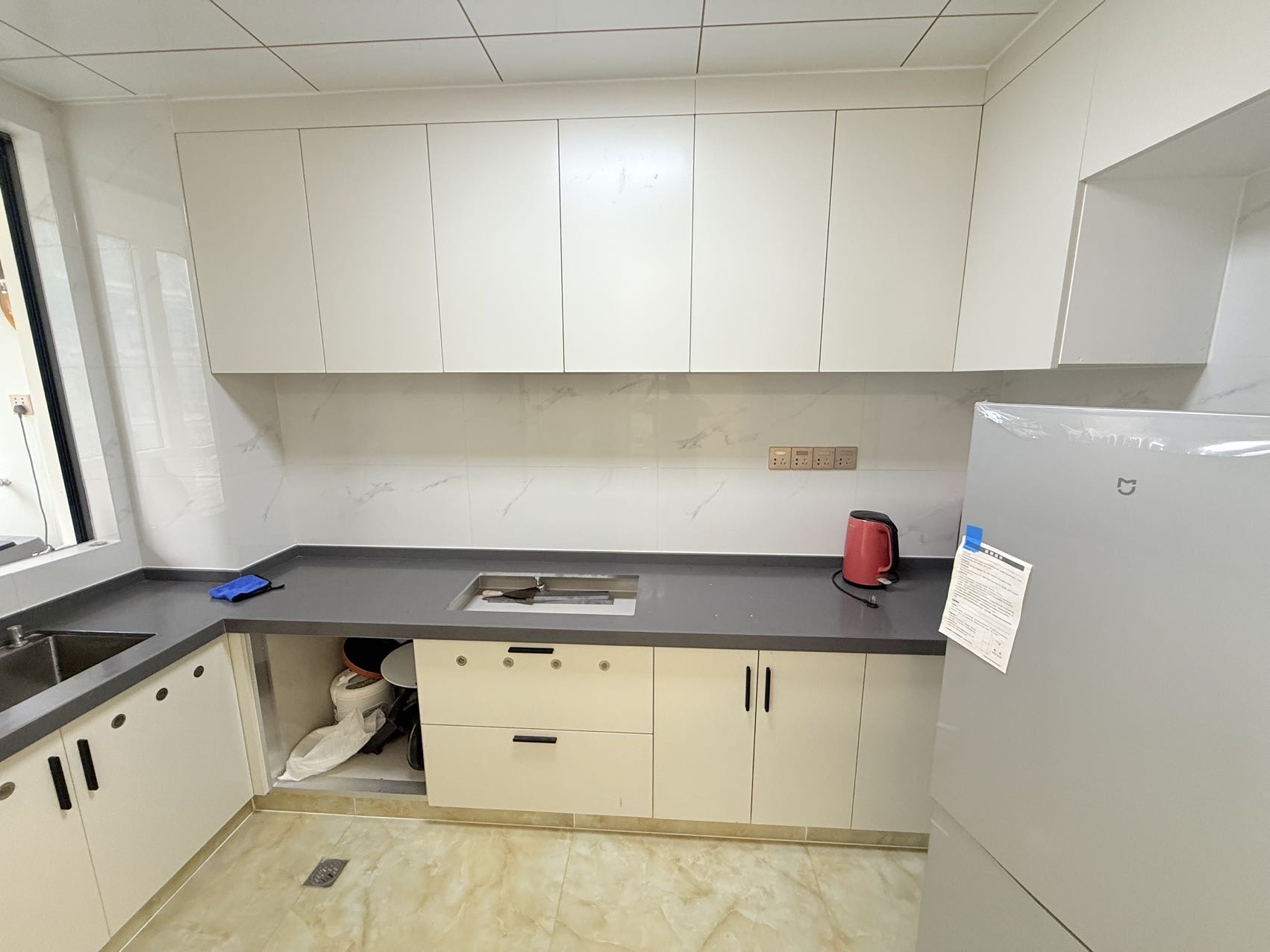 南国中心(琼山区椰航路) 3室2厅2卫 2700.0元/月 南国中心(琼山区椰航路) 3室2厅2卫 2700.0元/月室内图