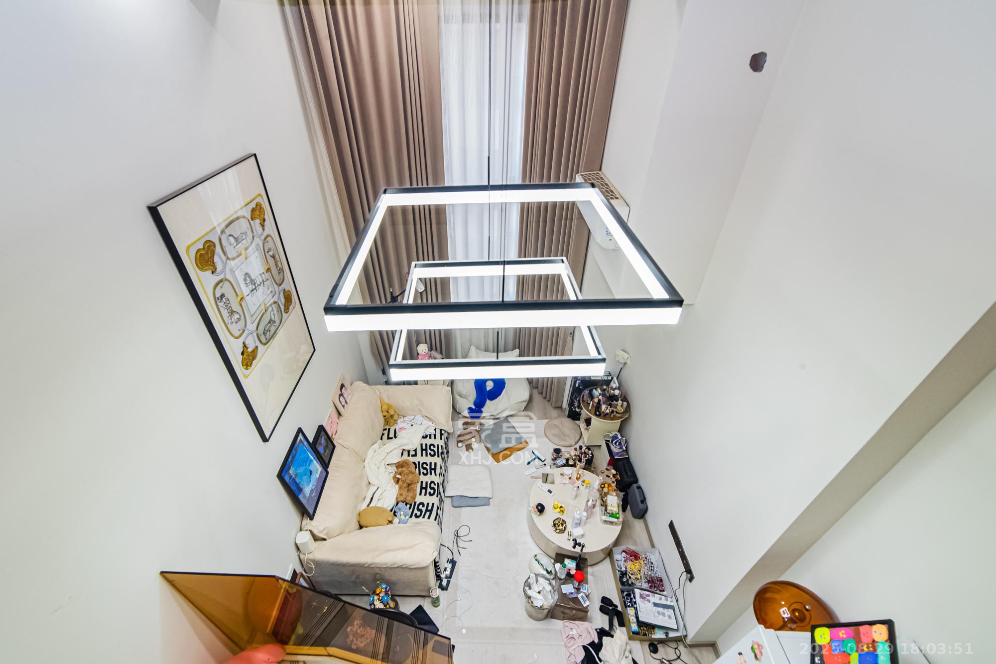 珠江花城好世界  1室0厅0卫    32.0万客厅