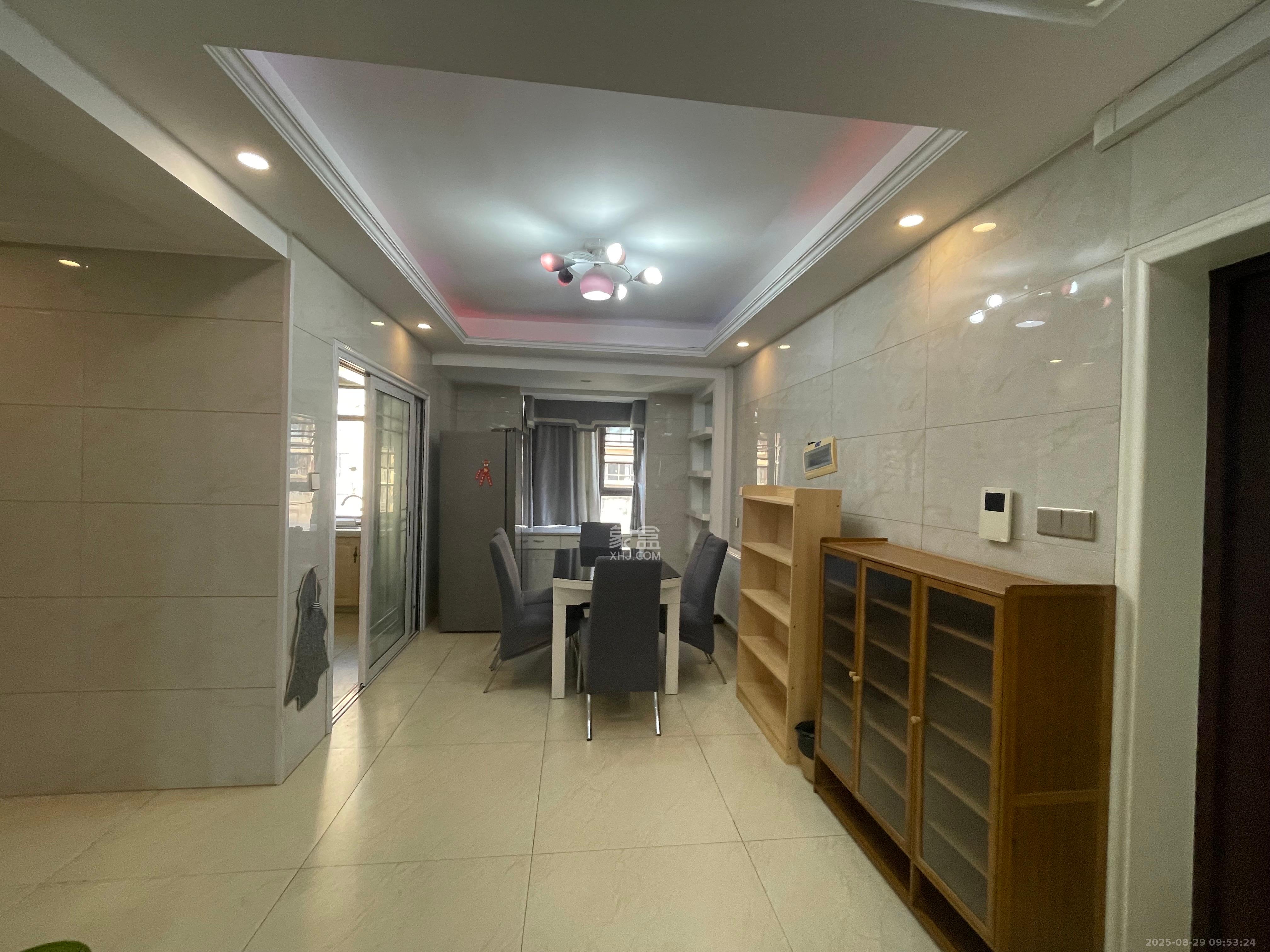 山语城二期  4室2厅2卫    2700.0元/月 山语城二期  4室2厅2卫    2700.0元/月室内图