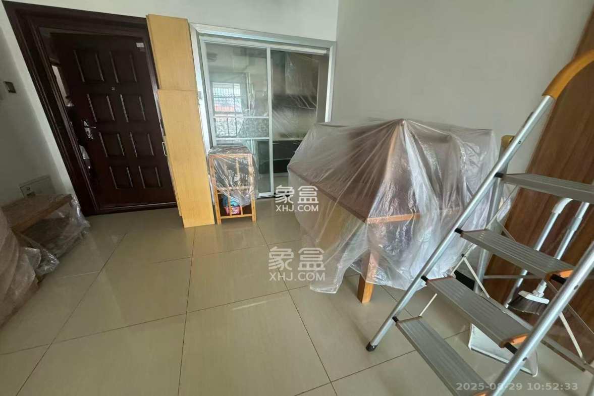 城南故事家园  3室1厅1卫    2100.0元/月 城南故事家园  3室1厅1卫    2100.0元/月室内图