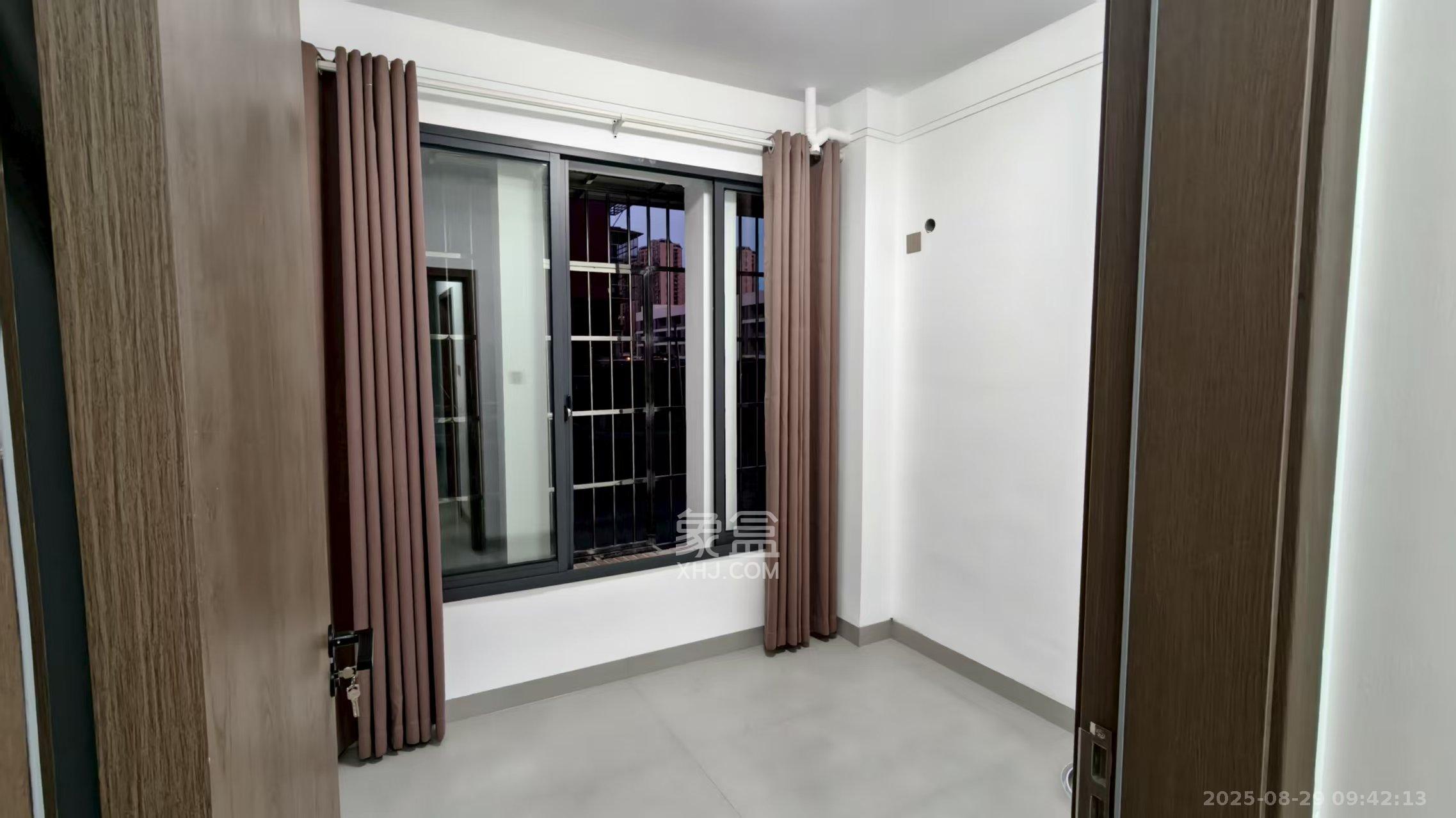 凯富南方鑫城 3室2厅1卫 2500.0元/月 凯富南方鑫城 3室2厅1卫 2500.0元/月室内图