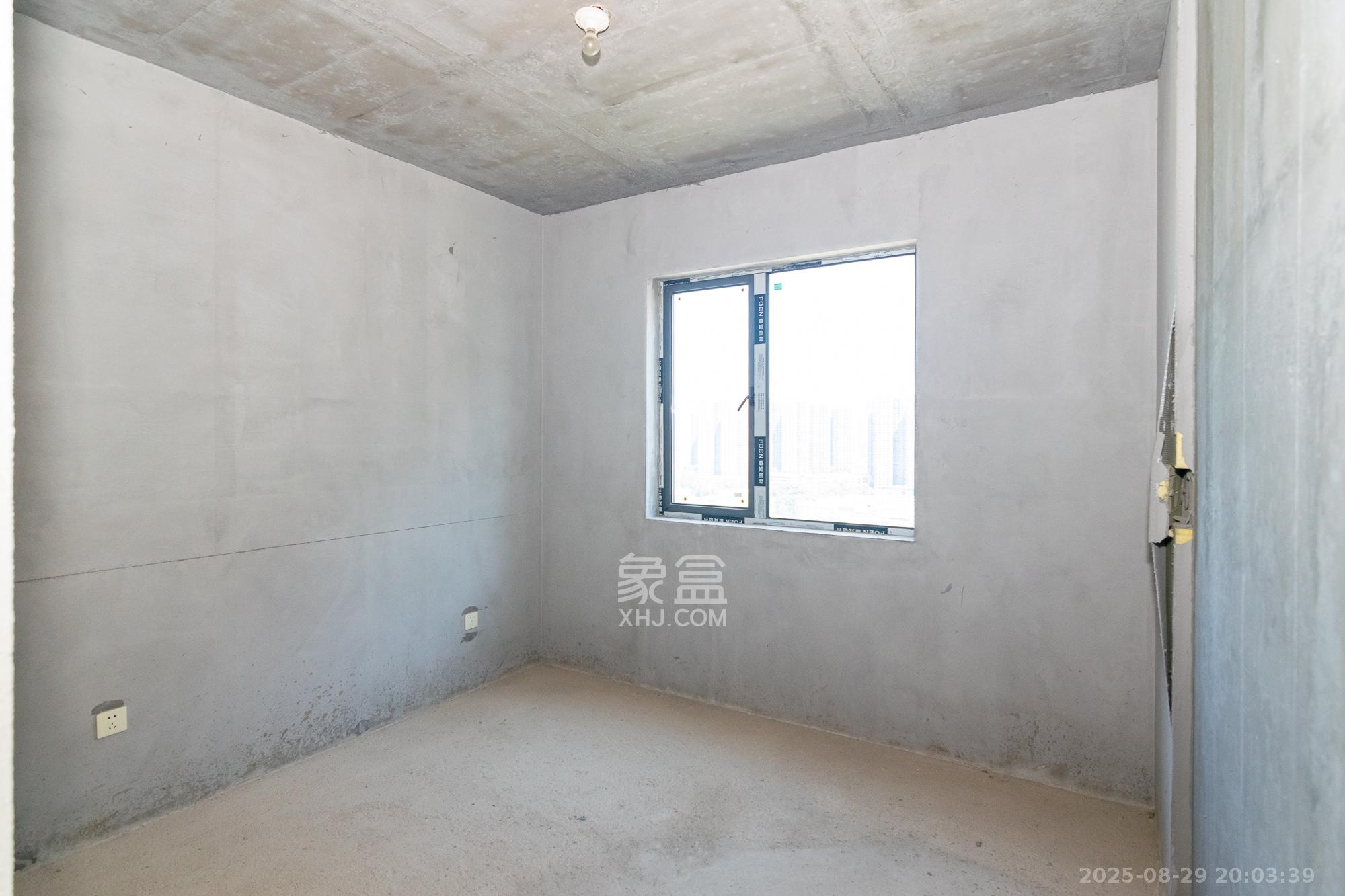 澳海月亮湾  3室2厅2卫    70.0万卧室