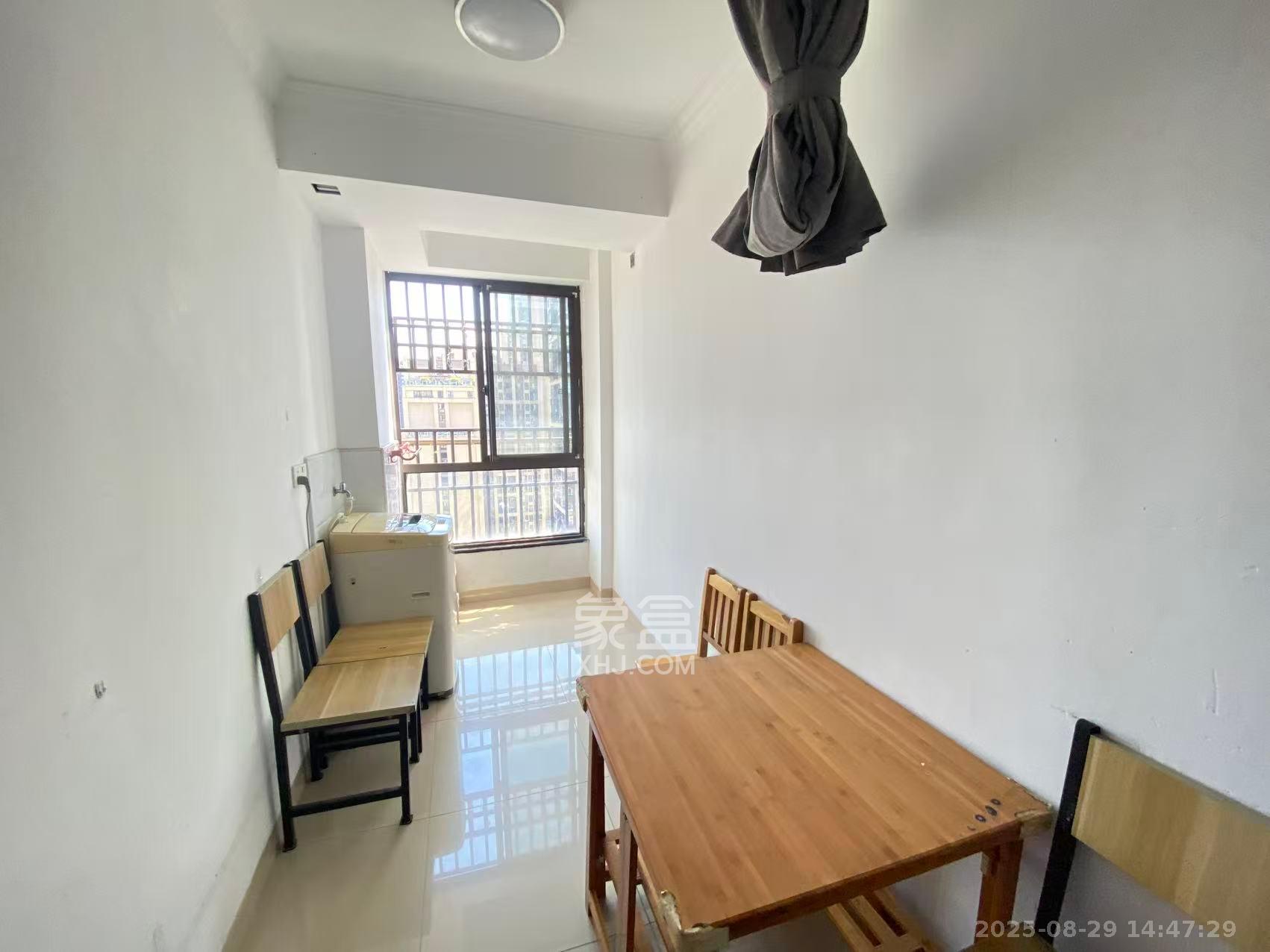 合能洋湖公馆 2室2厅1卫 2000.0元/月 合能洋湖公馆 2室2厅1卫 2000.0元/月室内图