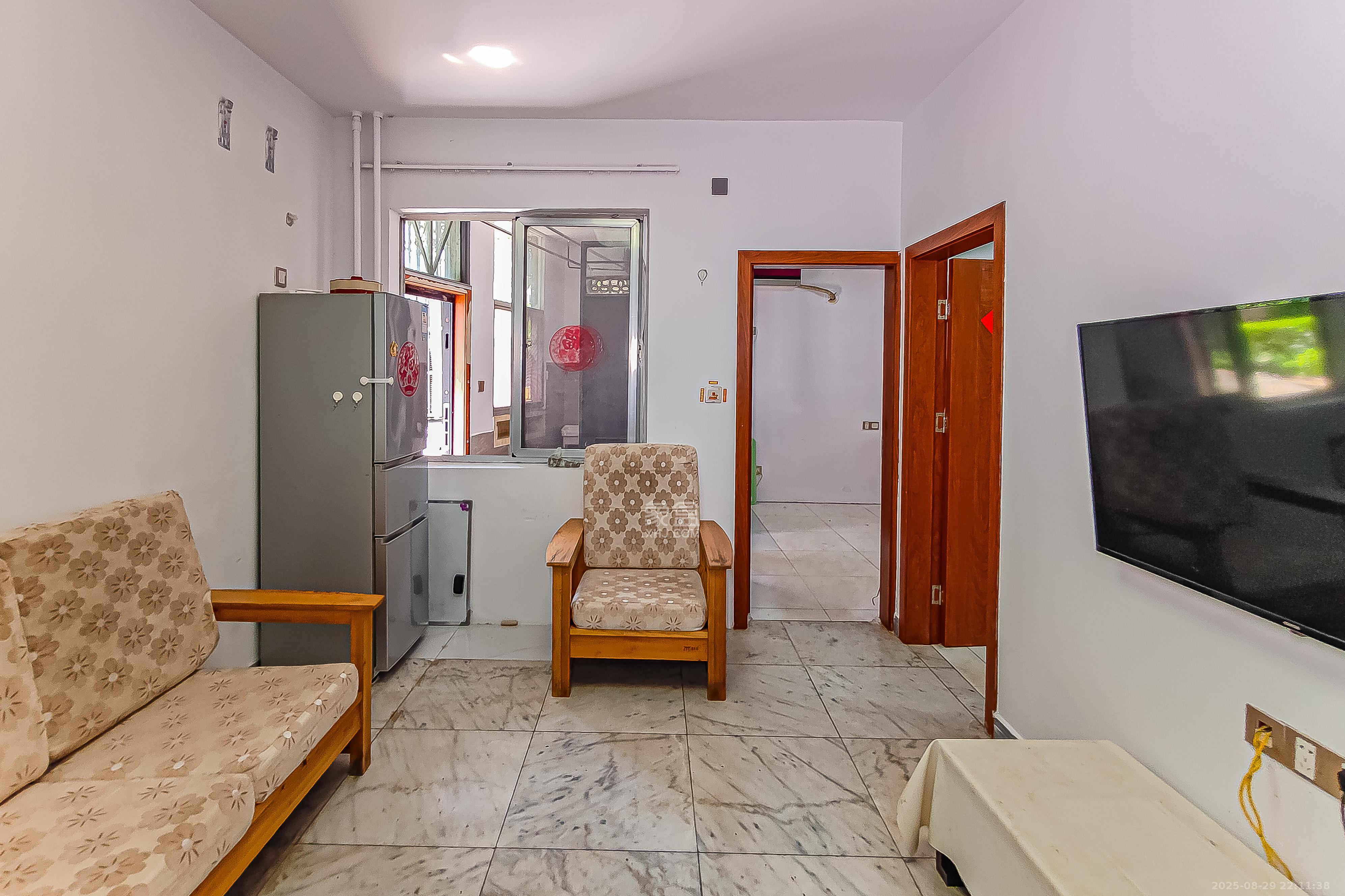 省政府机关梓园住宅区  3室2厅1卫    86.0万客厅