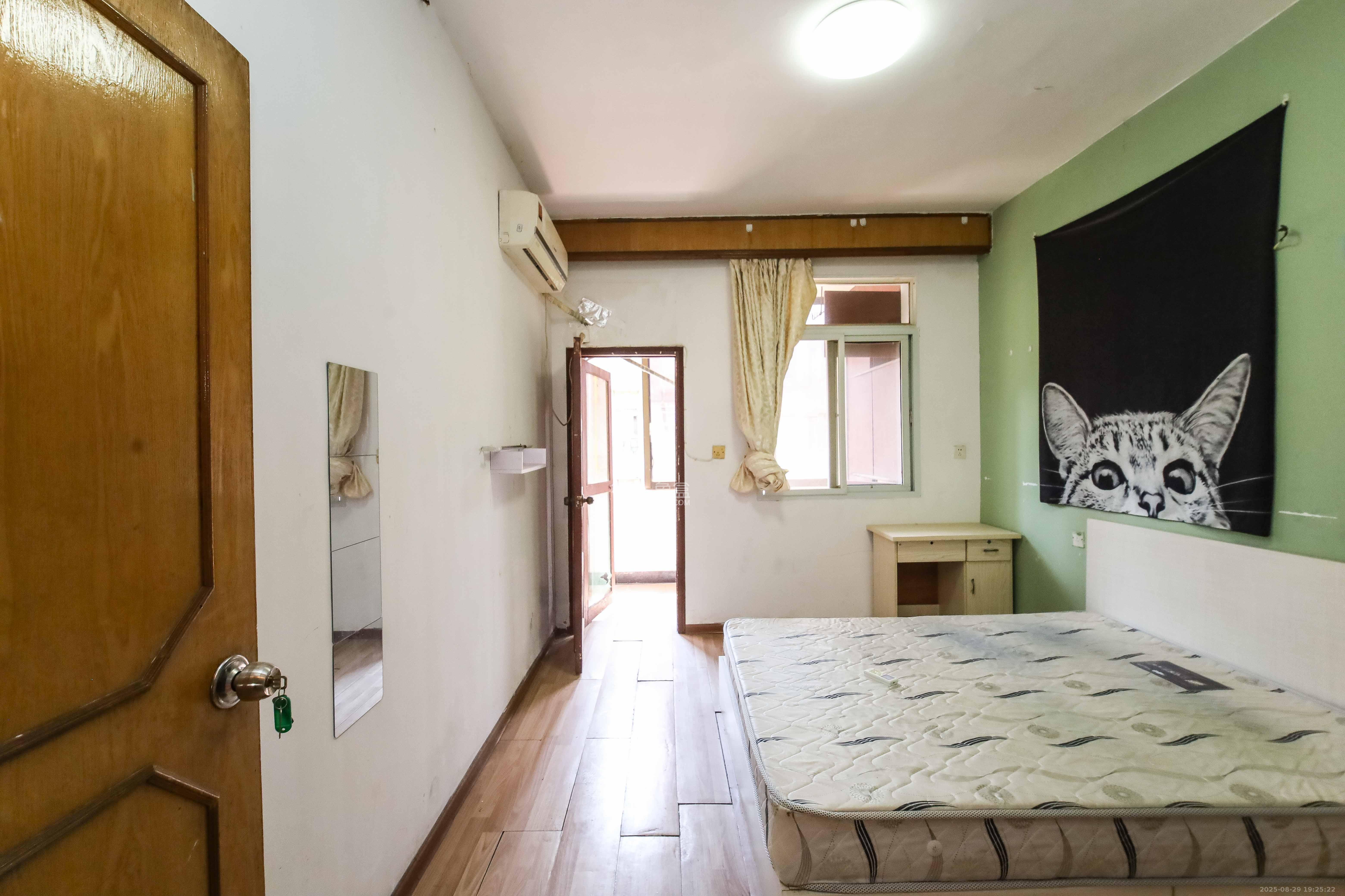 省进出口公司宿舍  3室2厅1卫    37.5万卧室