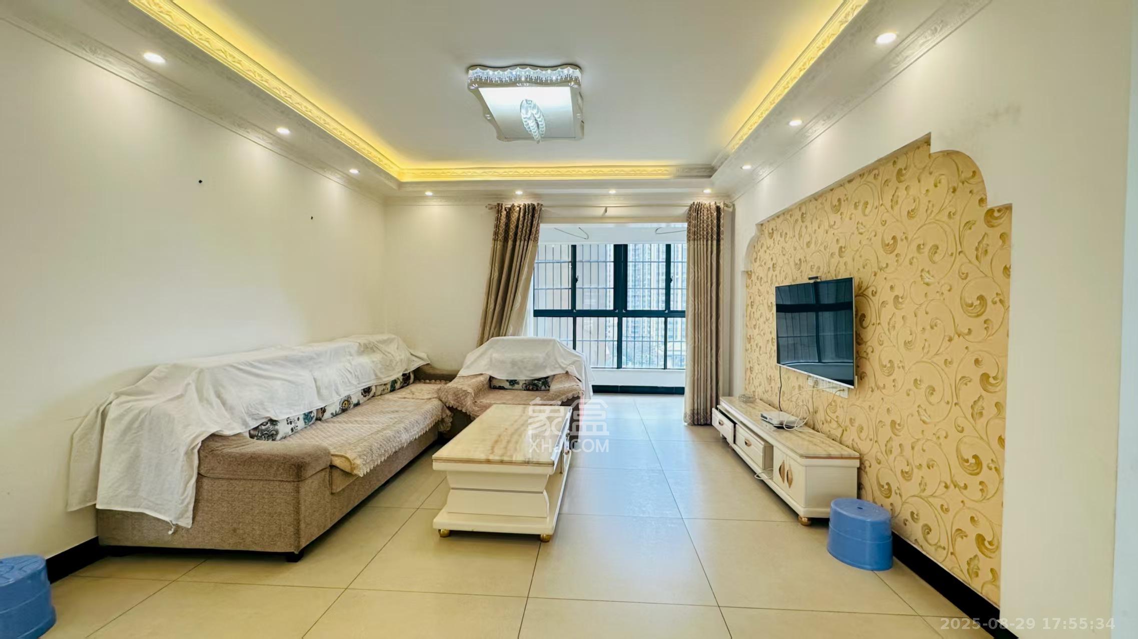 勤诚达新界  4室2厅1卫    2100.0元/月室内图