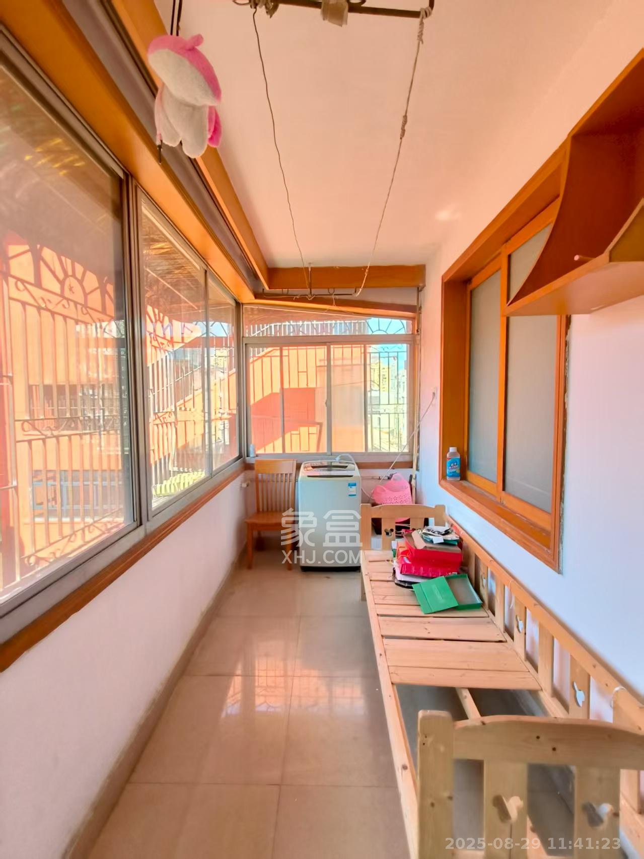 桐荫里社区 2室1厅1卫 1800.0元/月 桐荫里社区 2室1厅1卫 1800.0元/月室内图