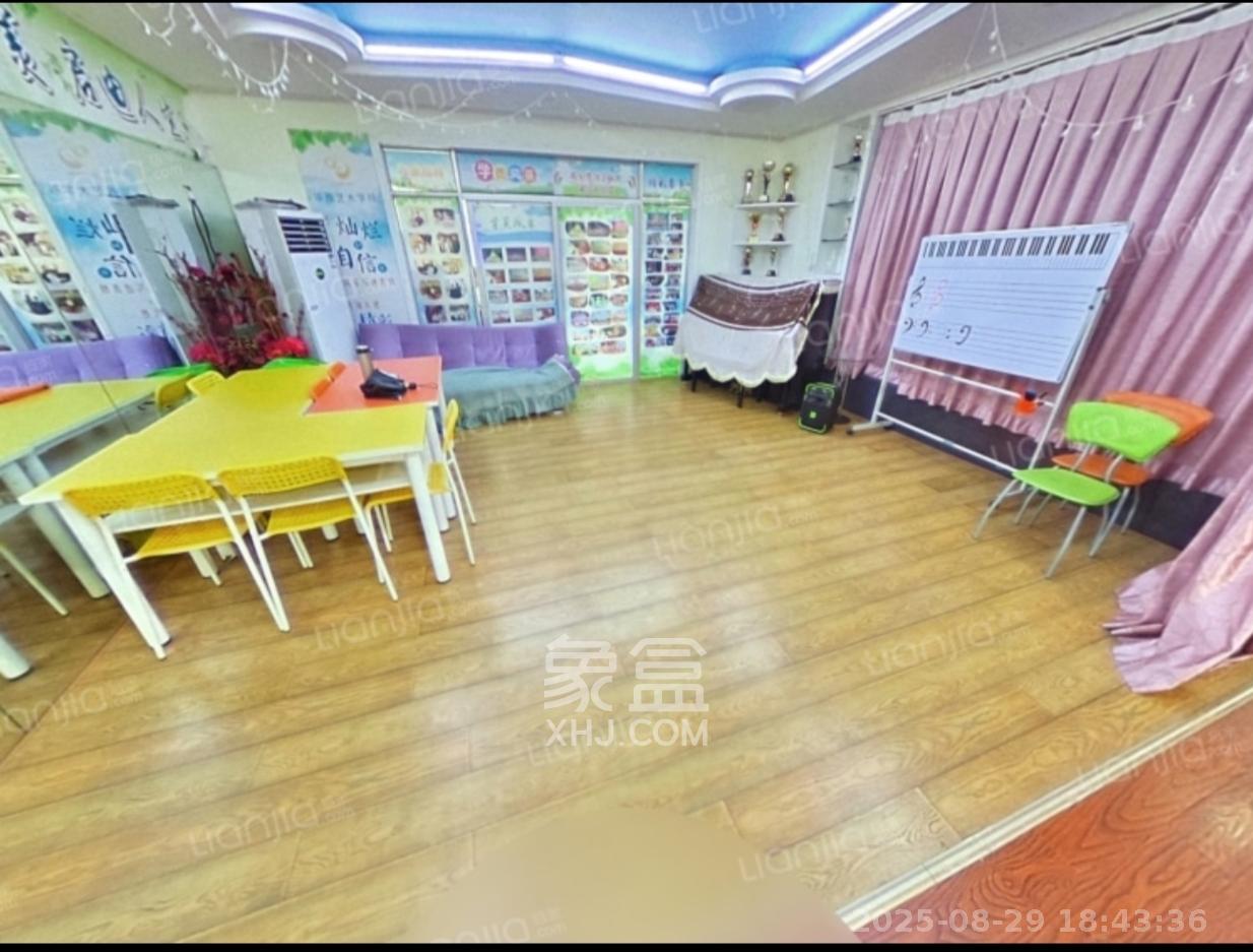 华银园 4室2厅1卫 3600.0元/月 华银园 4室2厅1卫 3600.0元/月室内图