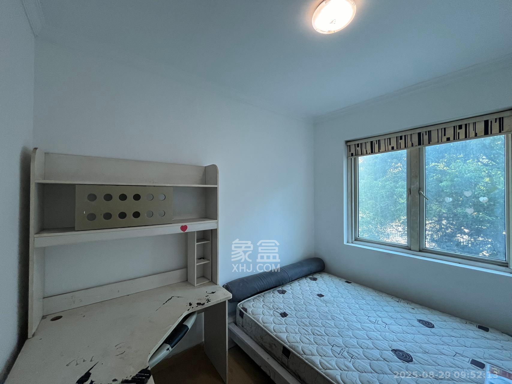 珠江花城一期桂苑  3室2厅1卫    2200.0元/月 珠江花城一期桂苑  3室2厅1卫    2200.0元/月室内图