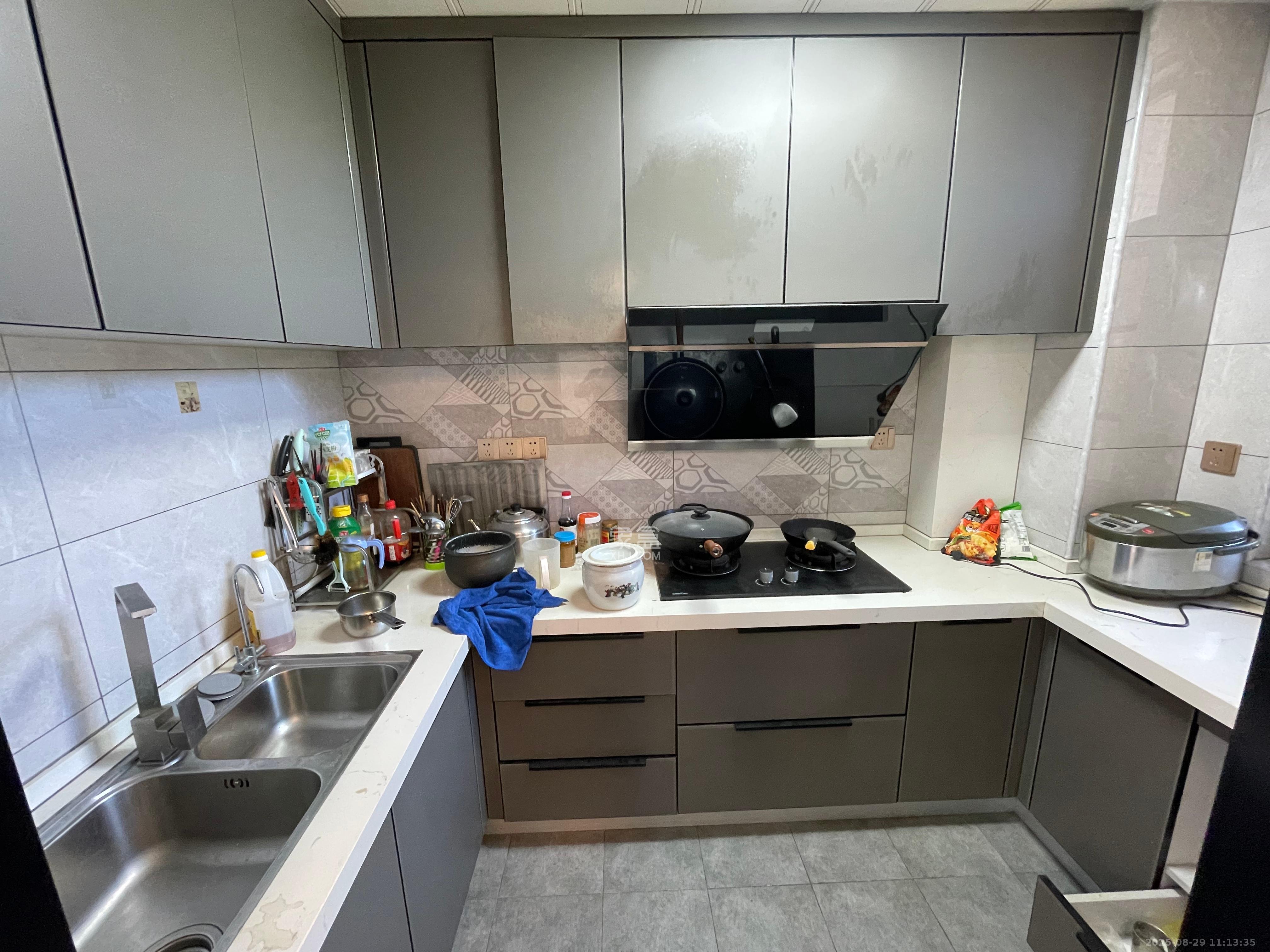 盛景谷山里 3室2厅2卫 2600.00元/月 盛景谷山里 3室2厅2卫 2600.00元/月室内图