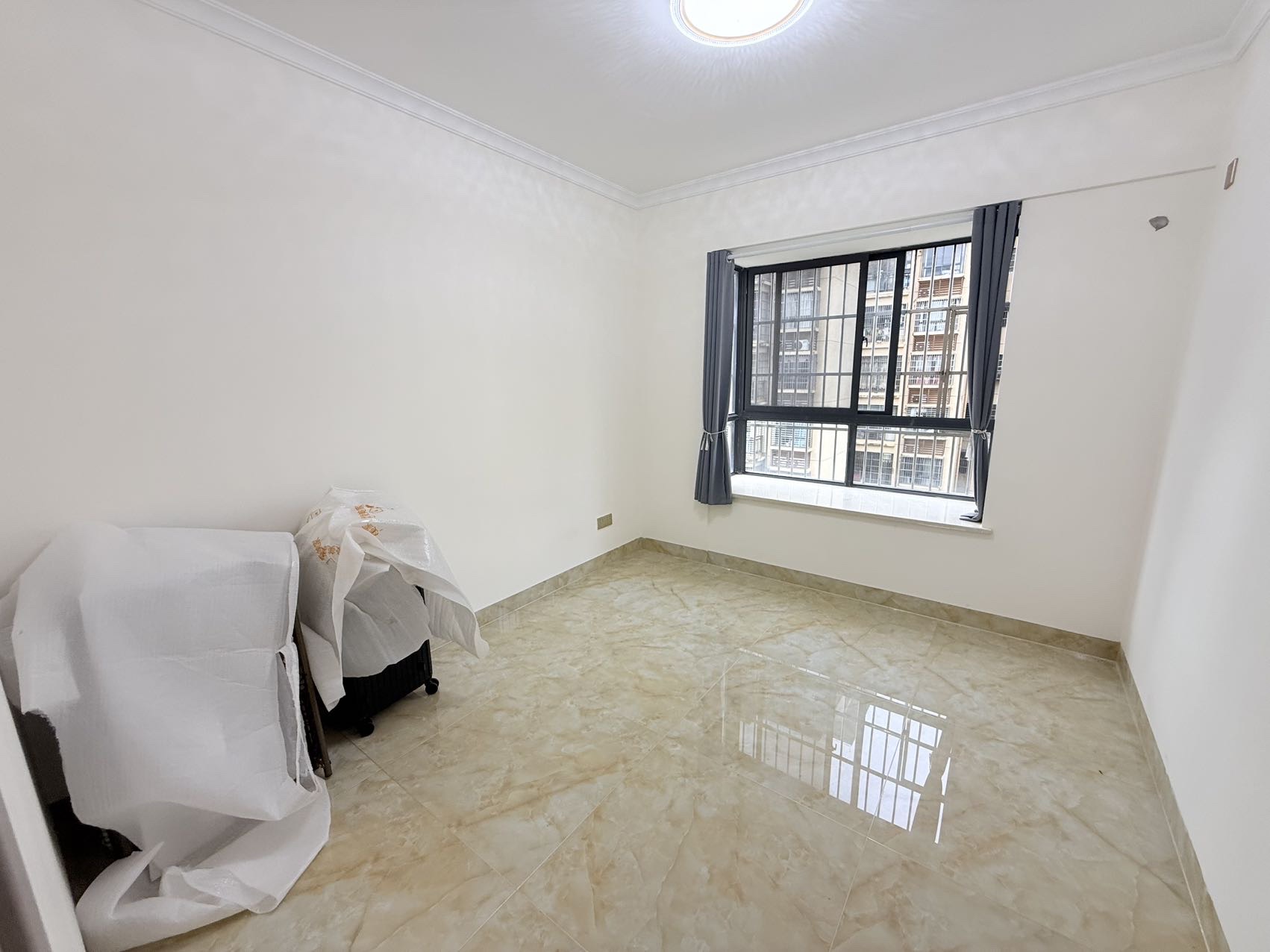 南国中心(琼山区椰航路) 3室2厅2卫 2700.0元/月 南国中心(琼山区椰航路) 3室2厅2卫 2700.0元/月室内图