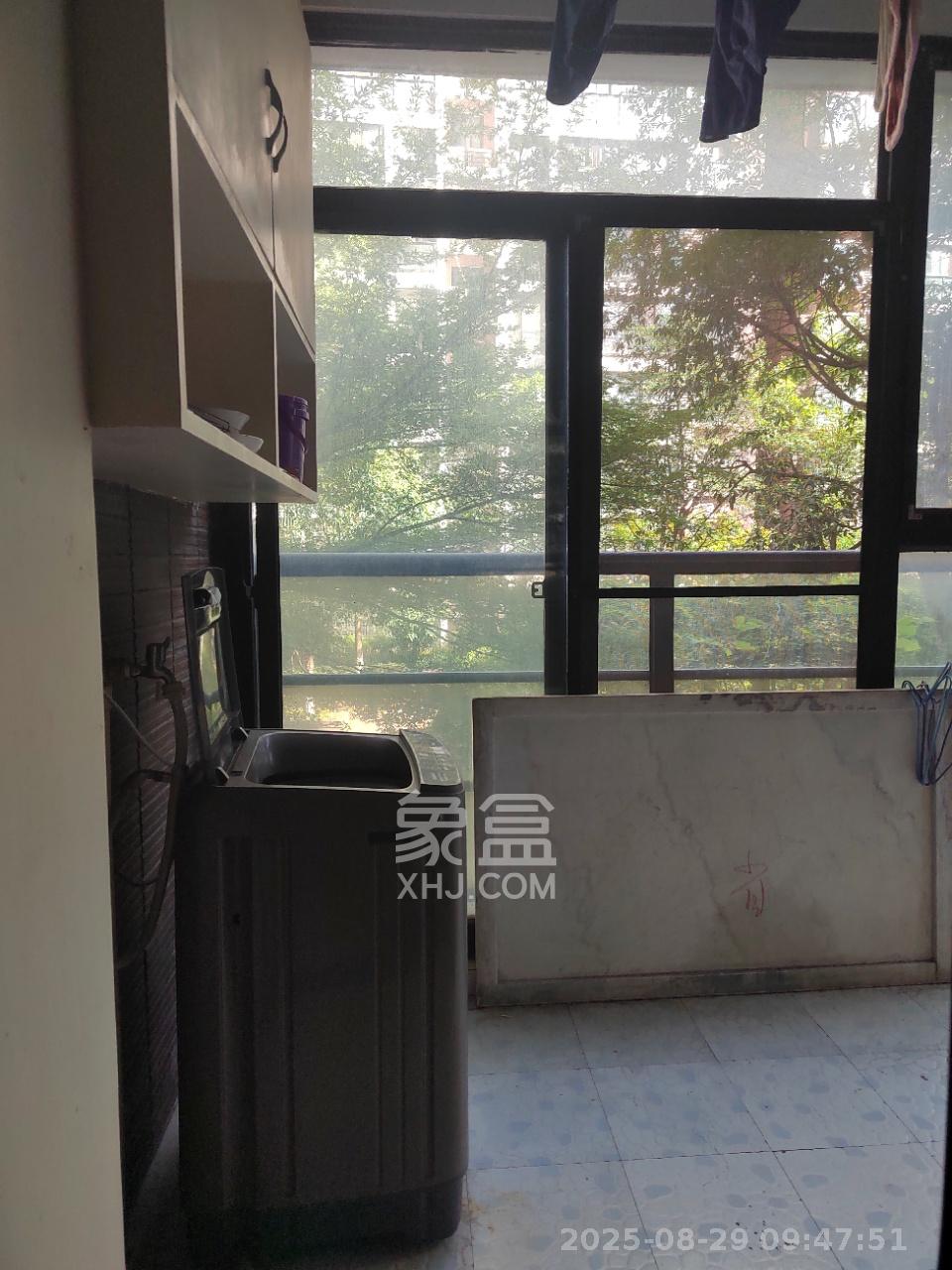 鑫远湘府华城  4室2厅1卫    1100.0元/月室内图