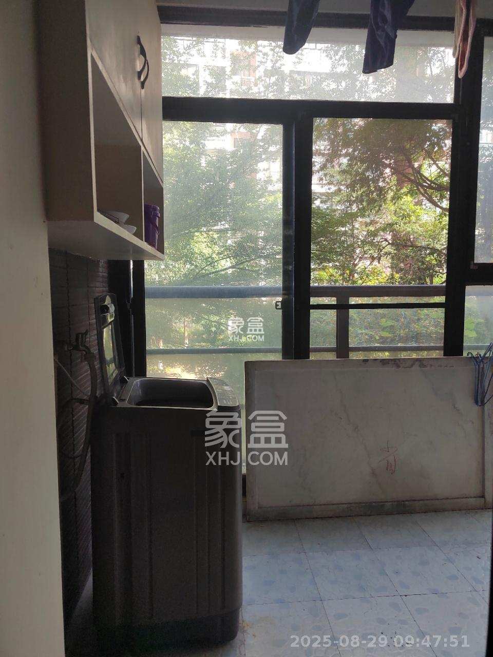 鑫远湘府华城 4室2厅1卫 1100.0元/月 鑫远湘府华城 4室2厅1卫 1100.0元/月室内图