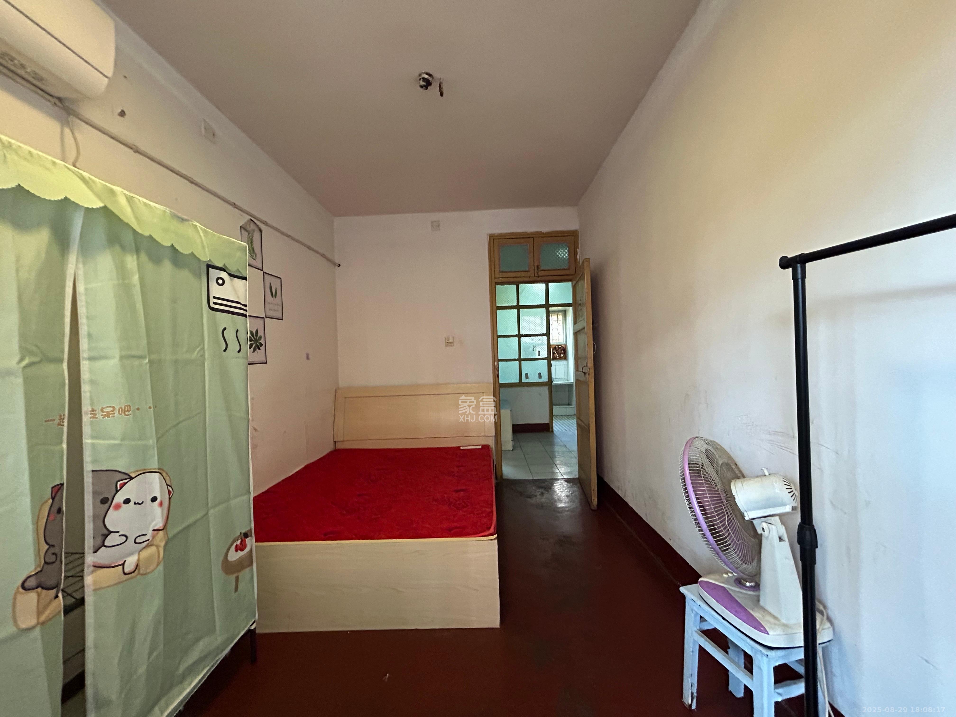 新兴小区(杨家山社区) 2室1厅1卫 1300.0元/月 新兴小区(杨家山社区) 2室1厅1卫 1300.0元/月室内图