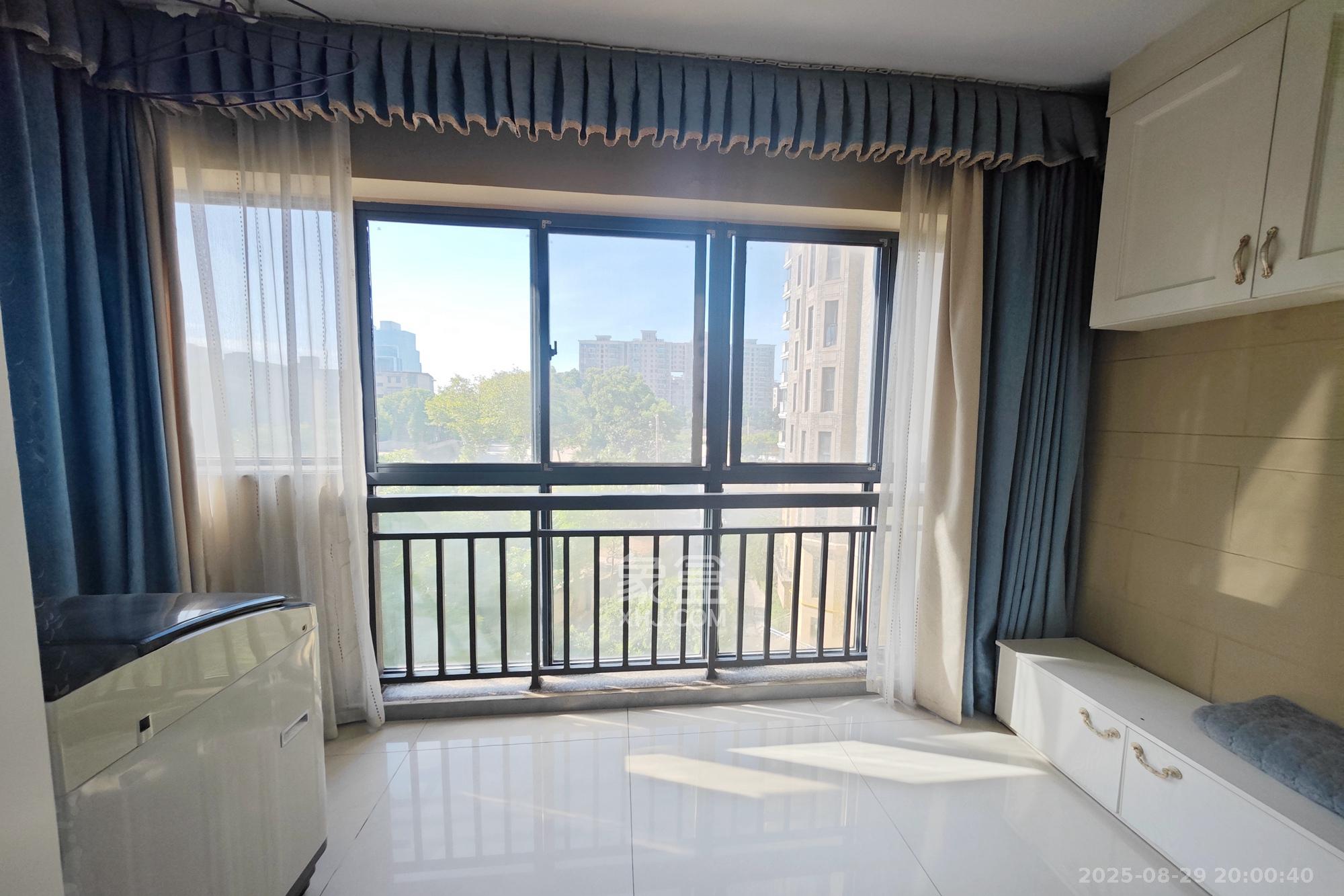 锦绣世纪  3室2厅1卫    96.8万 锦绣世纪  3室2厅1卫    96.8万阳台