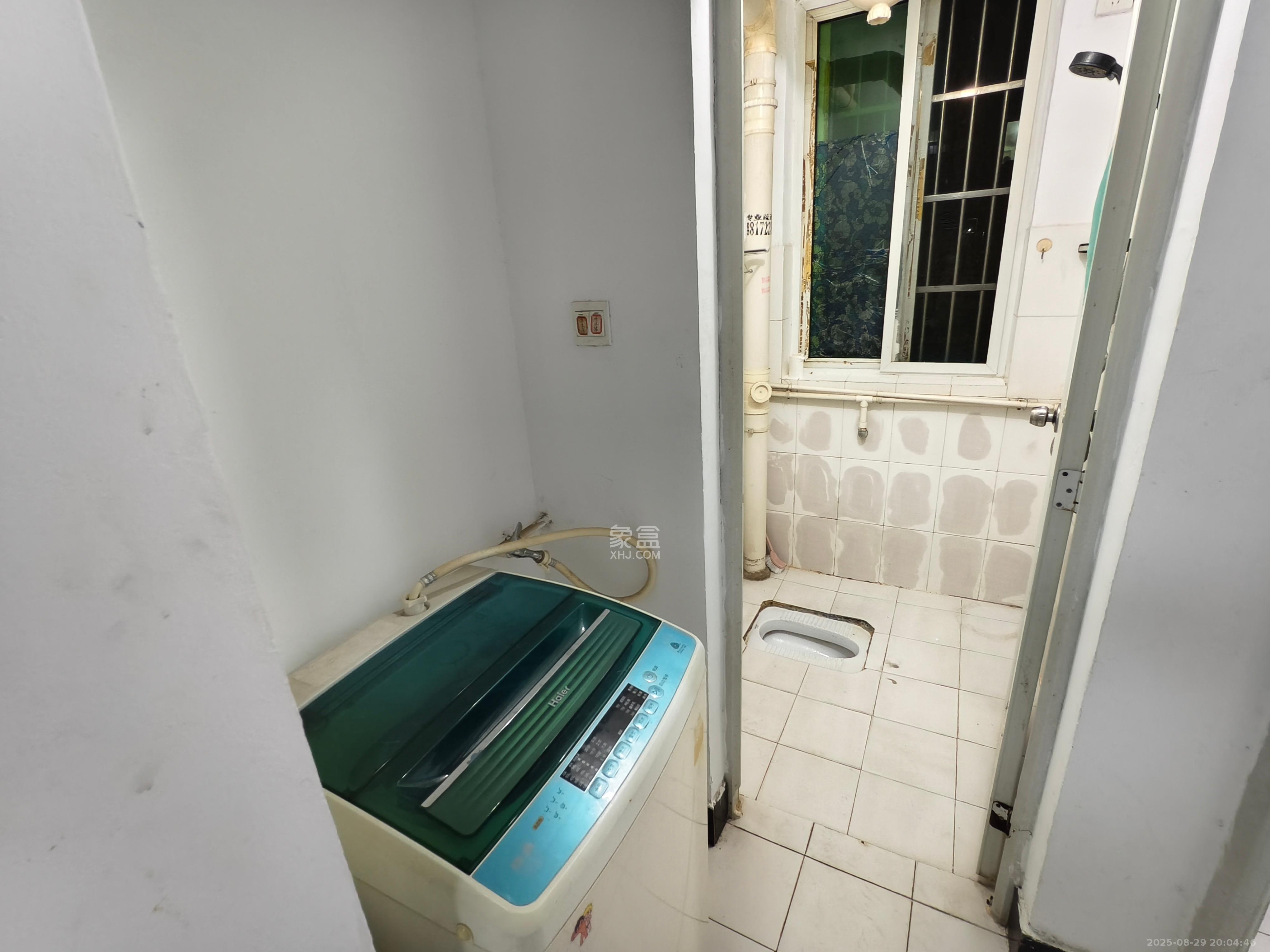 江南公寓  1室1厅1卫    1300.0元/月 江南公寓  1室1厅1卫    1300.0元/月室内图