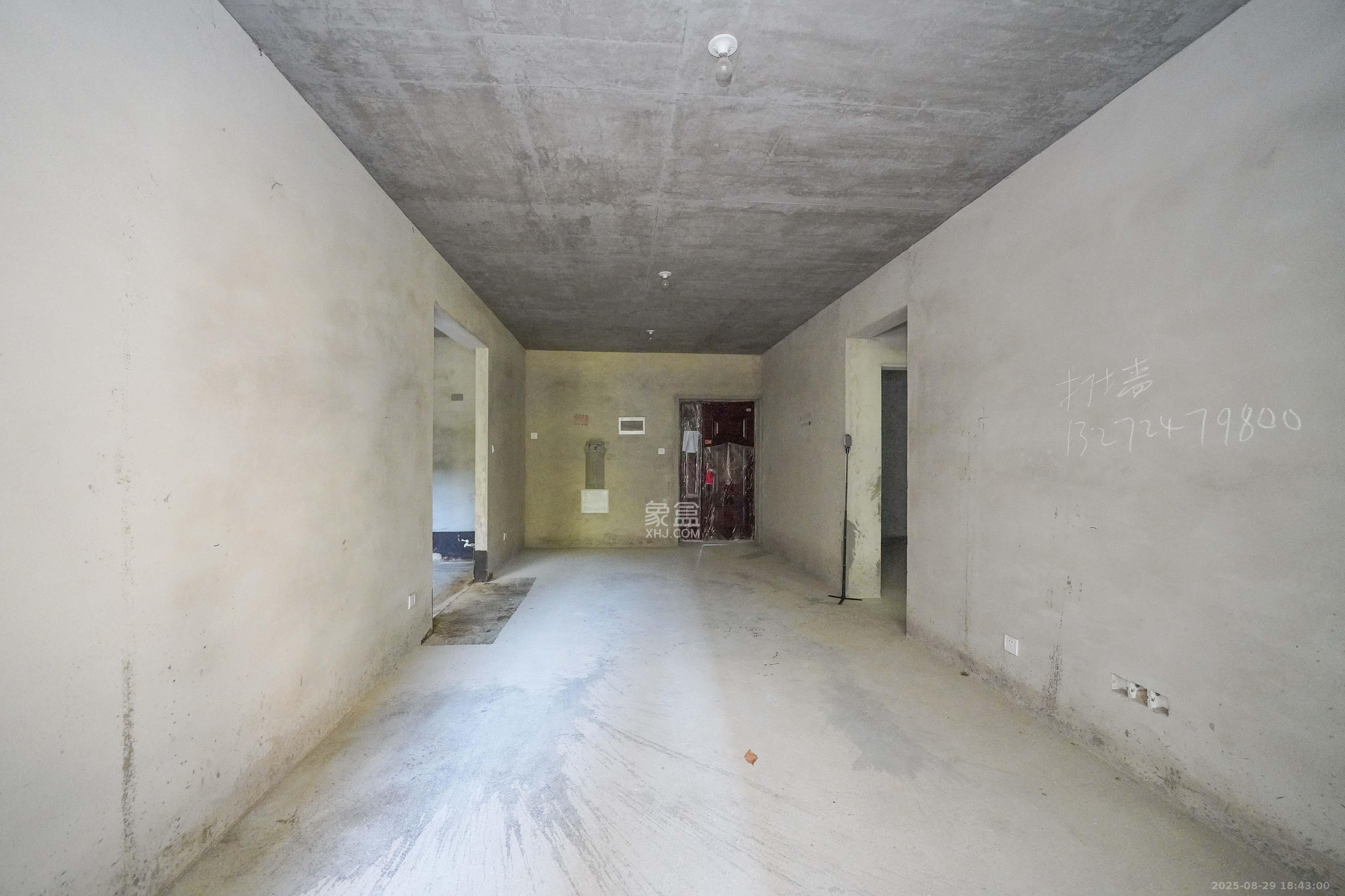 五矿万境蓝山  2室2厅1卫    65.0万客厅