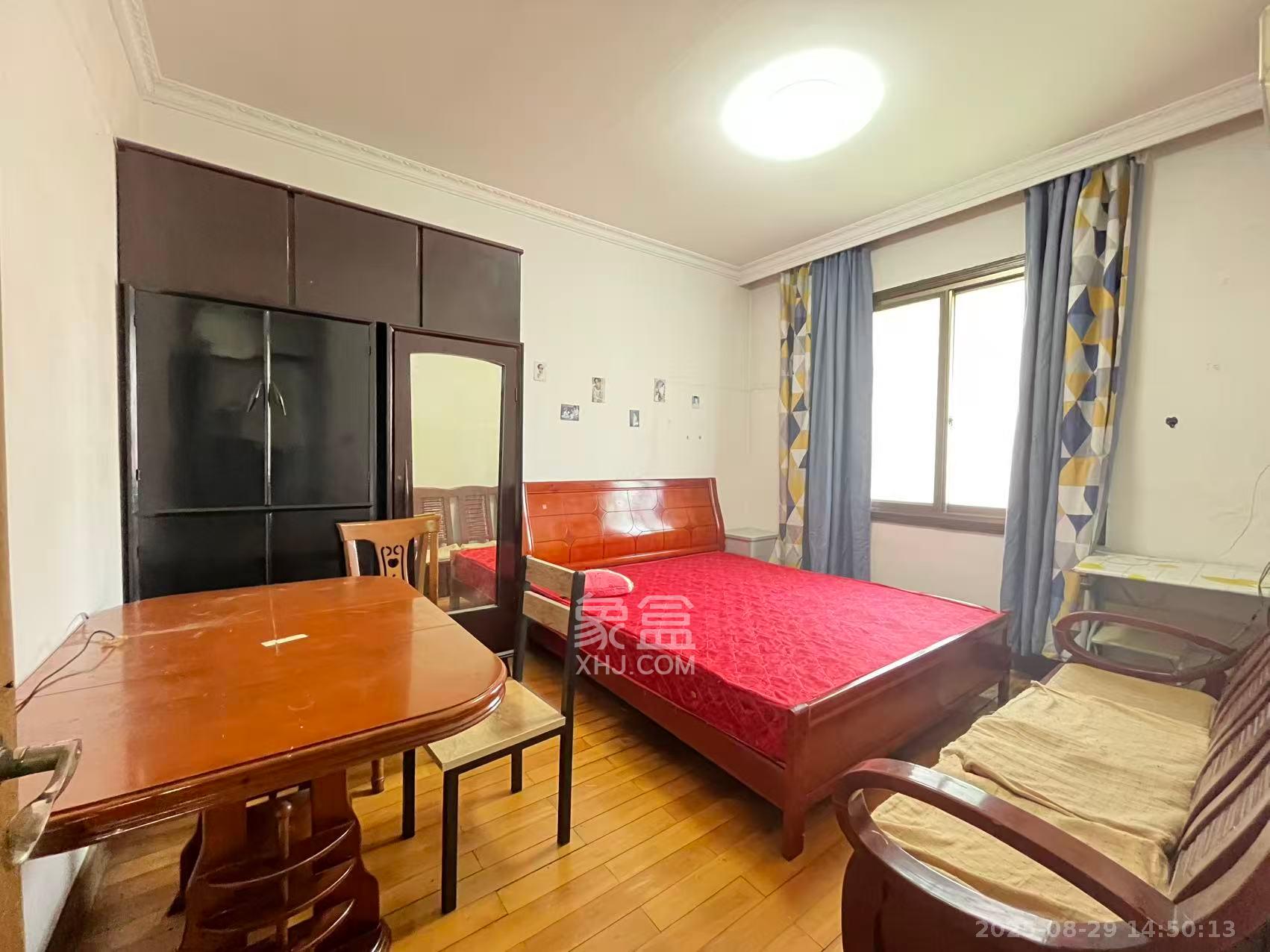 芙蓉区教育局学生校服服务部宿舍 2室2厅1卫 1500.0元/月 芙蓉区教育局学生校服服务部宿舍 2室2厅1卫 1500.0元/月室内图