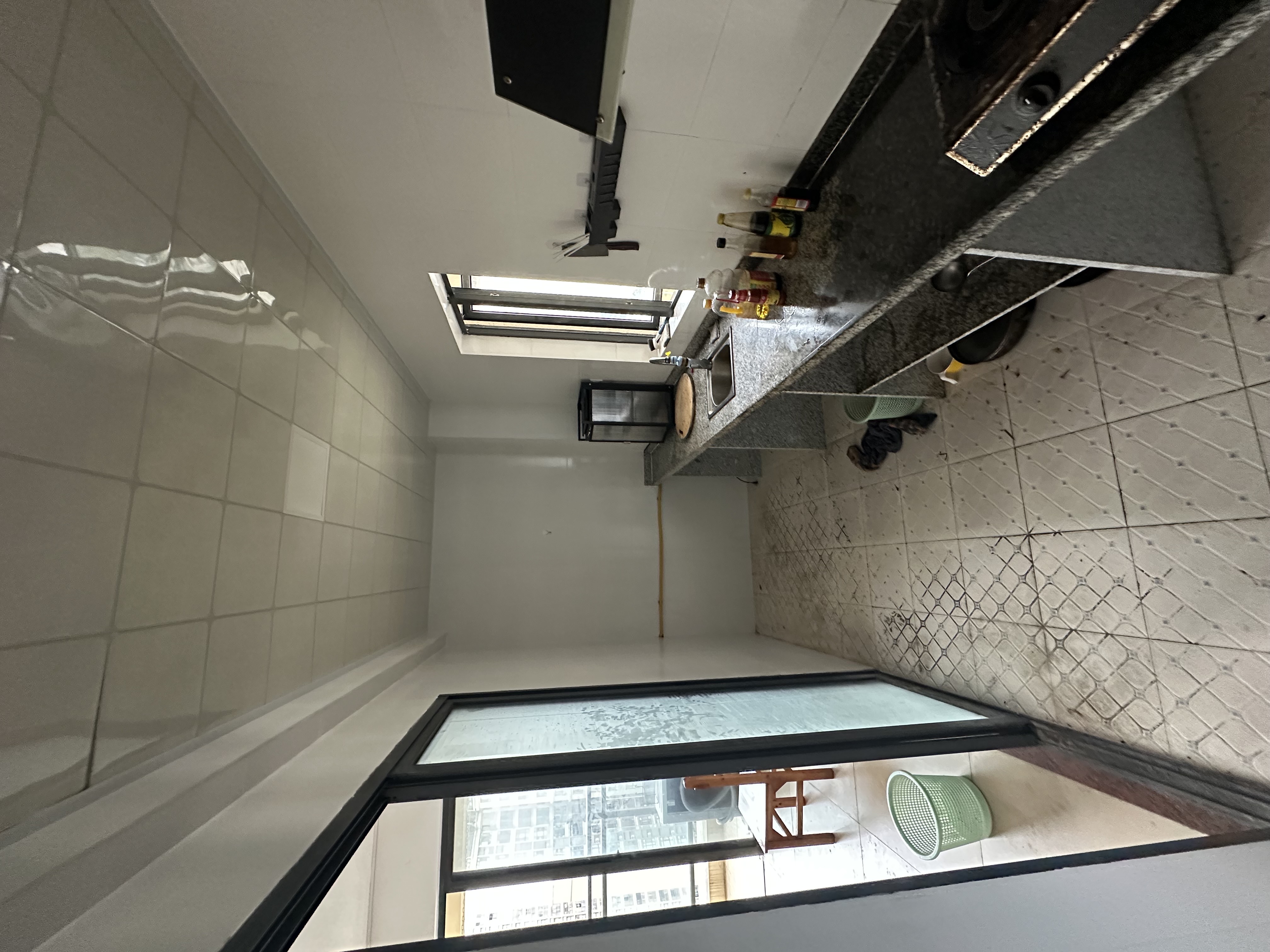 冠盛天泽园 4室1厅2卫 3500.0元/月 冠盛天泽园 4室1厅2卫 3500.0元/月室内图