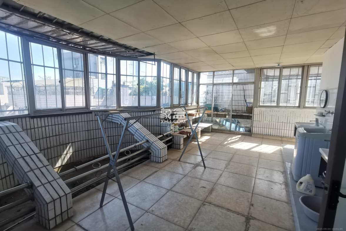 城市花园  5室1厅3卫    4000.0元/月 城市花园  5室1厅3卫    4000.0元/月室内图