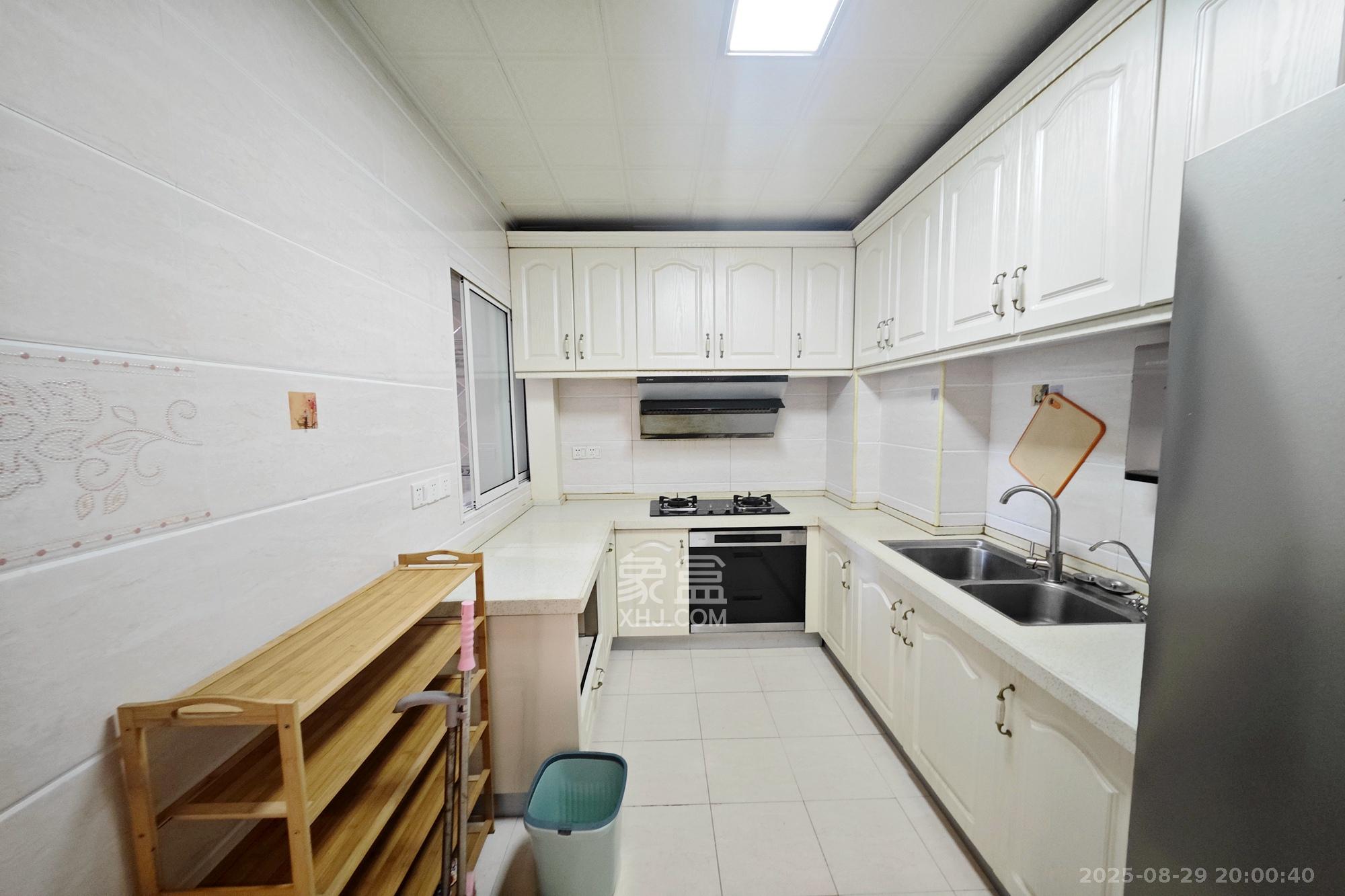 锦绣世纪  3室2厅1卫    96.8万 锦绣世纪  3室2厅1卫    96.8万厨房