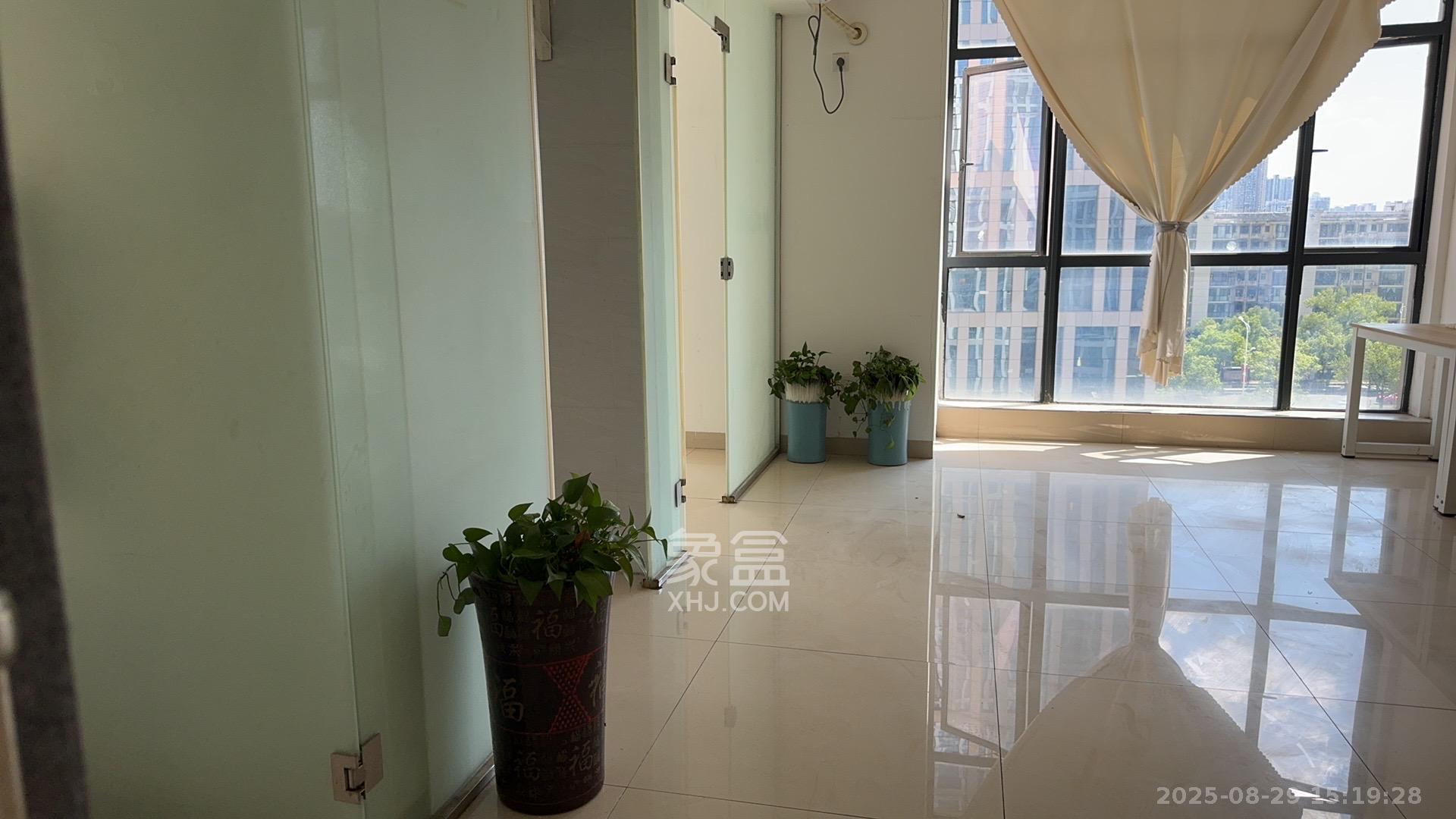 融科东南海  2室2厅1卫    1800.0元/月 融科东南海  2室2厅1卫    1800.0元/月室内图