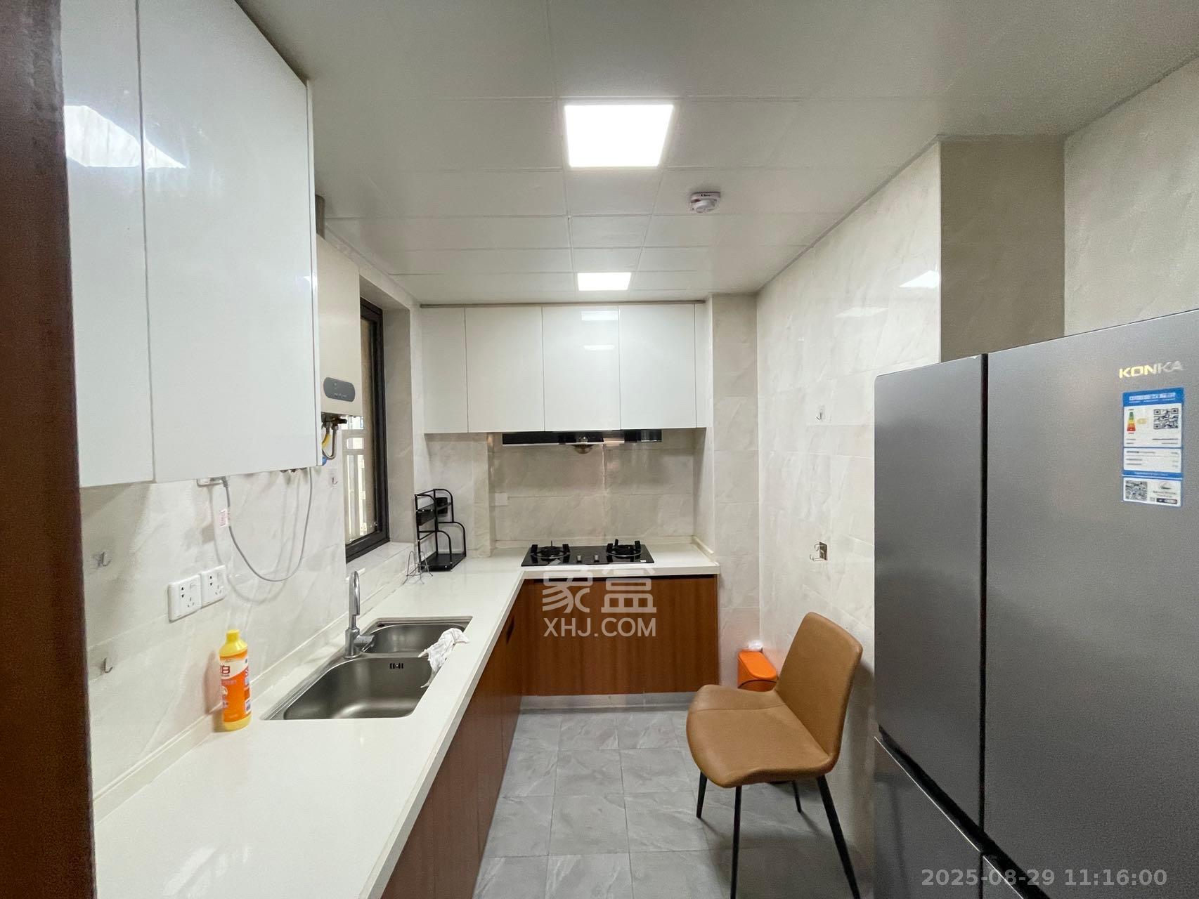 君合天玺  3室1厅2卫    3500.0元/月 君合天玺  3室1厅2卫    3500.0元/月室内图