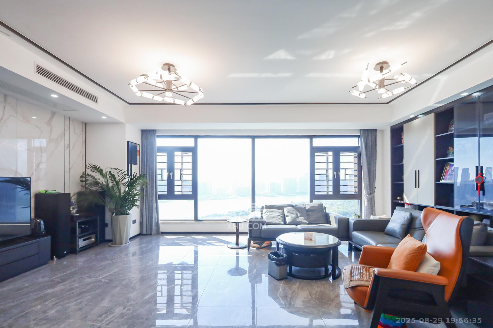 保利西海岸A区  3室2厅2卫    360.0万 保利西海岸A区  3室2厅2卫    360.0万